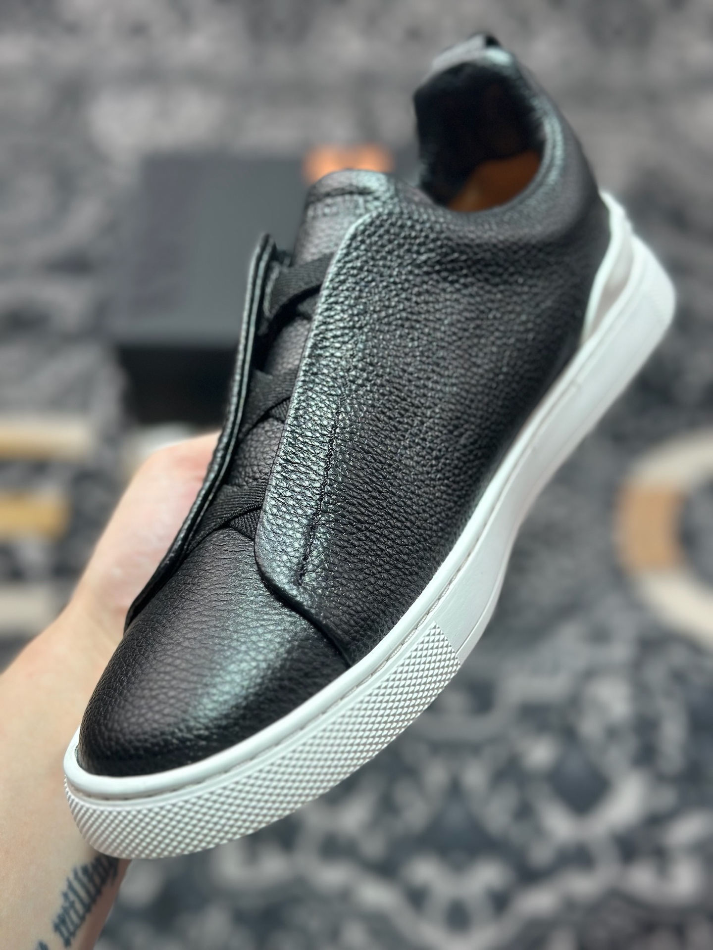 C7430 杰尼亚TIZIANO 低帮运动鞋 这款Tiziano 低帮运动鞋摔花纹牛皮制成-Chinese UA Cheap High Quatity Brand Clothes Bags handbags Sneakers wholesale wholesaler seller from China Factory suppliers Fashion Clothing Shoes best Quality Beautiful Price C7430 杰尼亚TIZIANO 低帮运动鞋 这款Tiziano 低帮运动鞋摔花纹牛皮制成