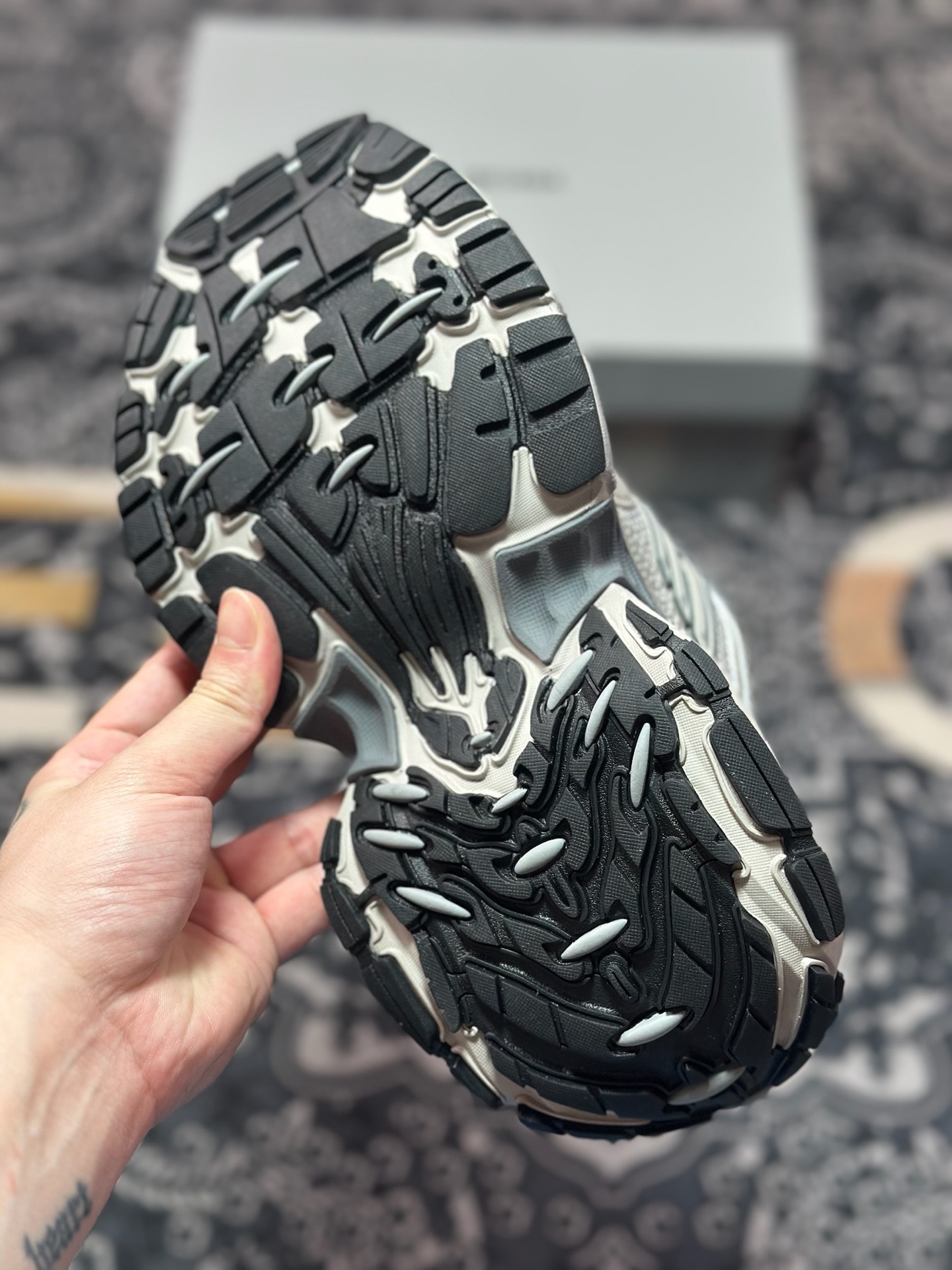 C7420 巴黎世家BALENCIAGA Cargo Sneaker 10XL船型系列低帮百搭休闲运动鞋“灰做旧”815859 W2MV2 2211-Chinese UA Cheap High Quatity Brand Clothes Bags handbags Sneakers wholesale wholesaler seller from China Factory suppliers Fashion Clothing Shoes best Quality Beautiful Price C7420 巴黎世家BALENCIAGA Cargo Sneaker 10XL船型系列低帮百搭休闲运动鞋“灰做旧”815859 W2MV2 2211