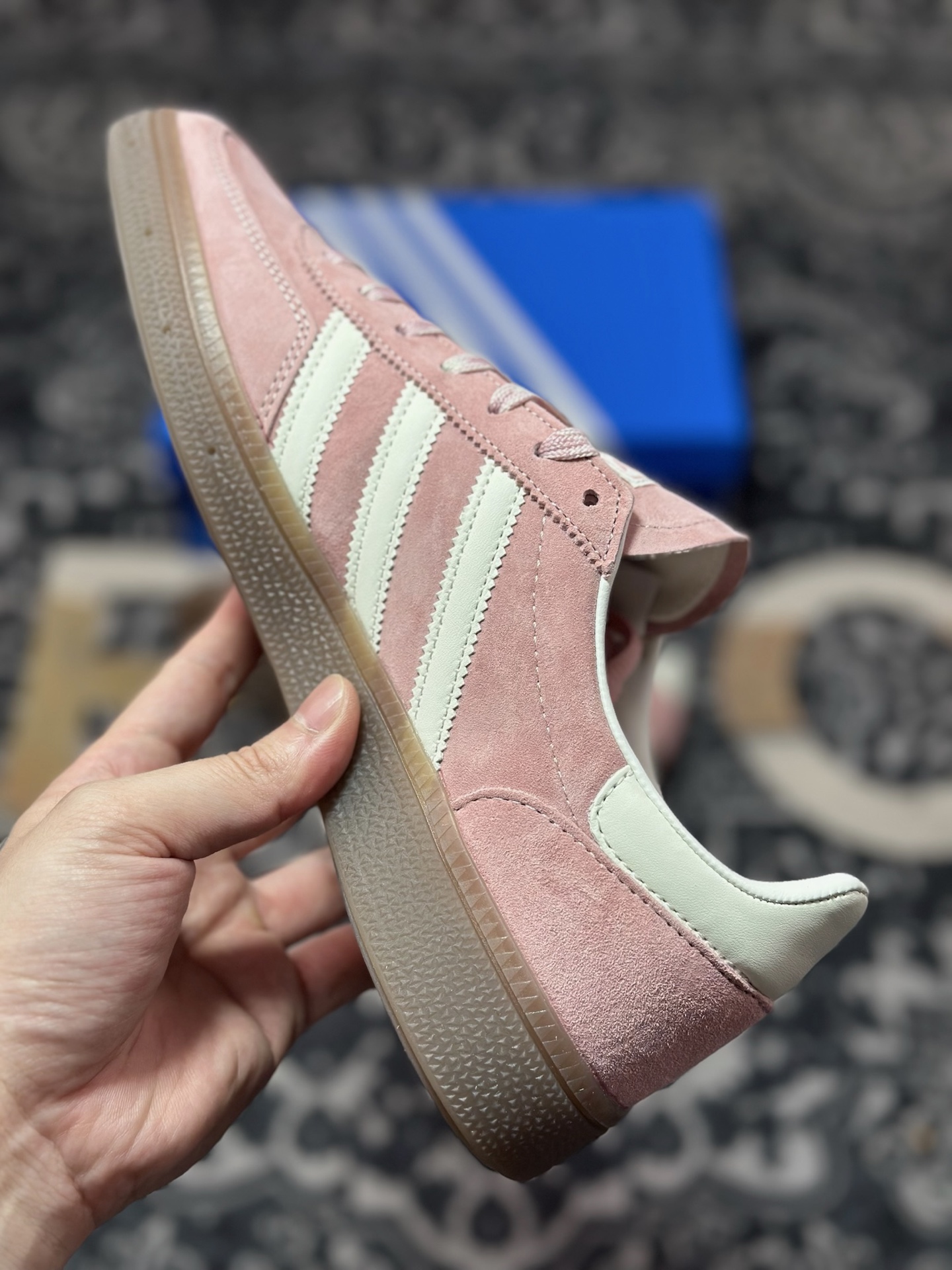 A7200 优选 原装级别 Adidas Handball Spezial 复古单品 阿迪达斯经典款复古休闲板鞋 KI6304-Chinese UA Cheap High Quatity Brand Clothes Bags handbags Sneakers wholesale wholesaler seller from China Factory suppliers Fashion Clothing Shoes best Quality Beautiful Price A7200 优选 原装级别 Adidas Handball Spezial 复古单品 阿迪达斯经典款复古休闲板鞋 KI6304
