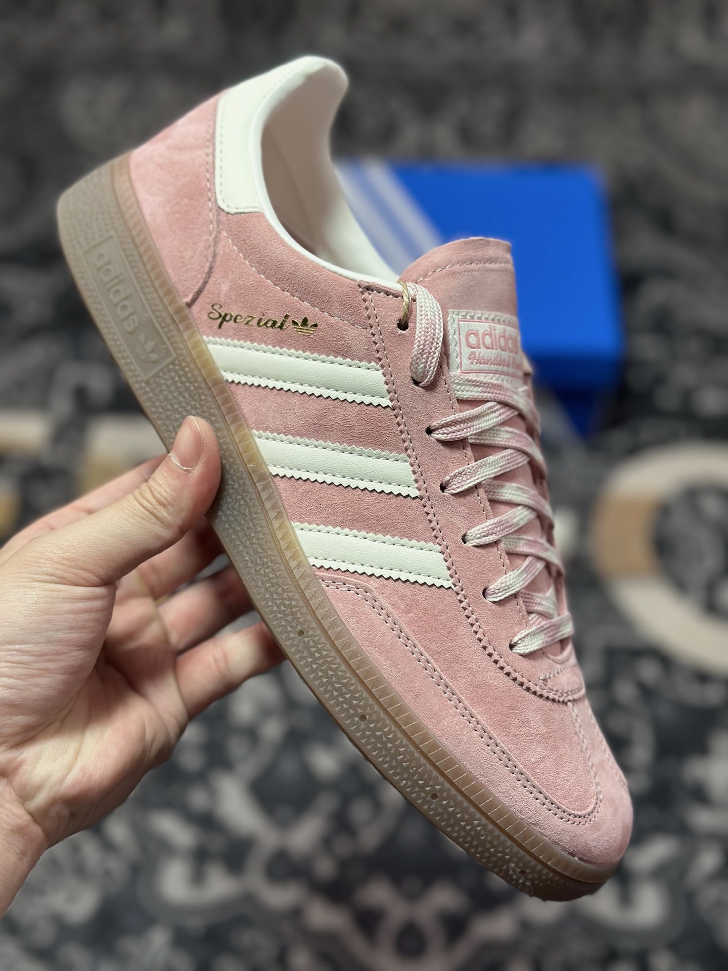 A7200 优选 原装级别 Adidas Handball Spezial 复古单品 阿迪达斯经典款复古休闲板鞋 KI6304-Chinese UA Cheap High Quatity Brand Clothes Bags handbags Sneakers wholesale wholesaler seller from China Factory suppliers Fashion Clothing Shoes best Quality Beautiful Price A7200 优选 原装级别 Adidas Handball Spezial 复古单品 阿迪达斯经典款复古休闲板鞋 KI6304