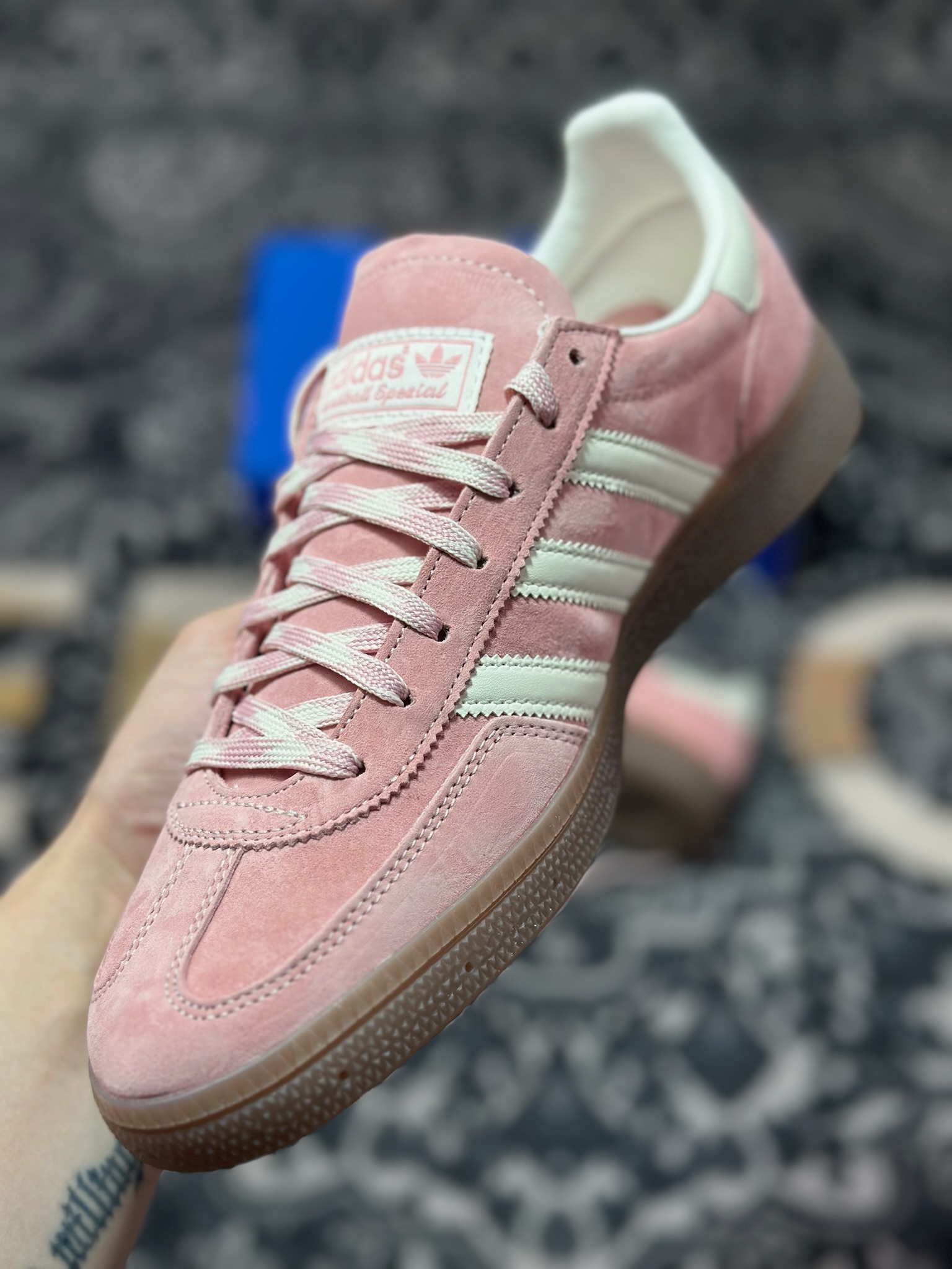 A7200 优选 原装级别 Adidas Handball Spezial 复古单品 阿迪达斯经典款复古休闲板鞋 KI6304-Chinese UA Cheap High Quatity Brand Clothes Bags handbags Sneakers wholesale wholesaler seller from China Factory suppliers Fashion Clothing Shoes best Quality Beautiful Price A7200 优选 原装级别 Adidas Handball Spezial 复古单品 阿迪达斯经典款复古休闲板鞋 KI6304