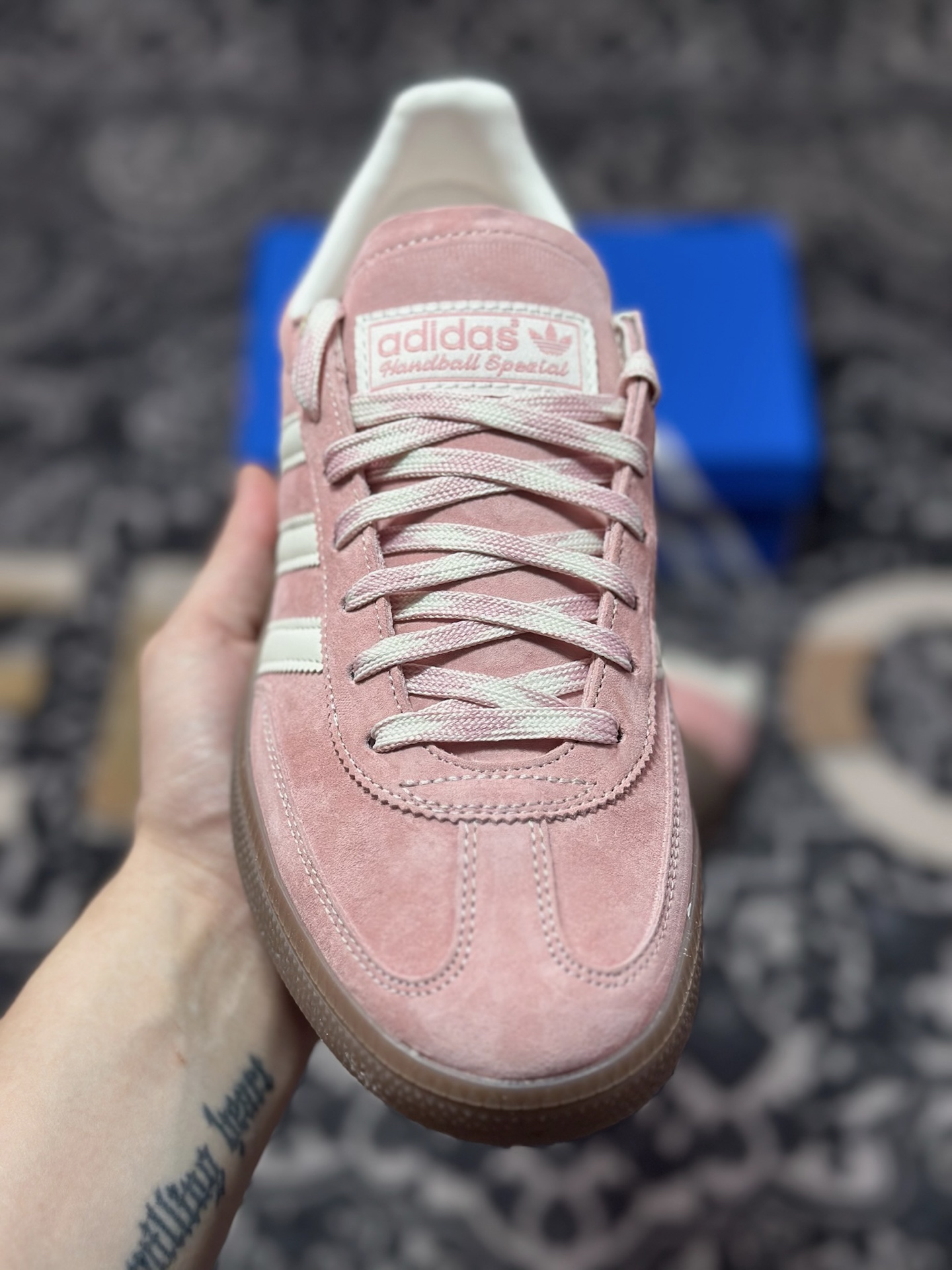 A7200 优选 原装级别 Adidas Handball Spezial 复古单品 阿迪达斯经典款复古休闲板鞋 KI6304-Chinese UA Cheap High Quatity Brand Clothes Bags handbags Sneakers wholesale wholesaler seller from China Factory suppliers Fashion Clothing Shoes best Quality Beautiful Price A7200 优选 原装级别 Adidas Handball Spezial 复古单品 阿迪达斯经典款复古休闲板鞋 KI6304