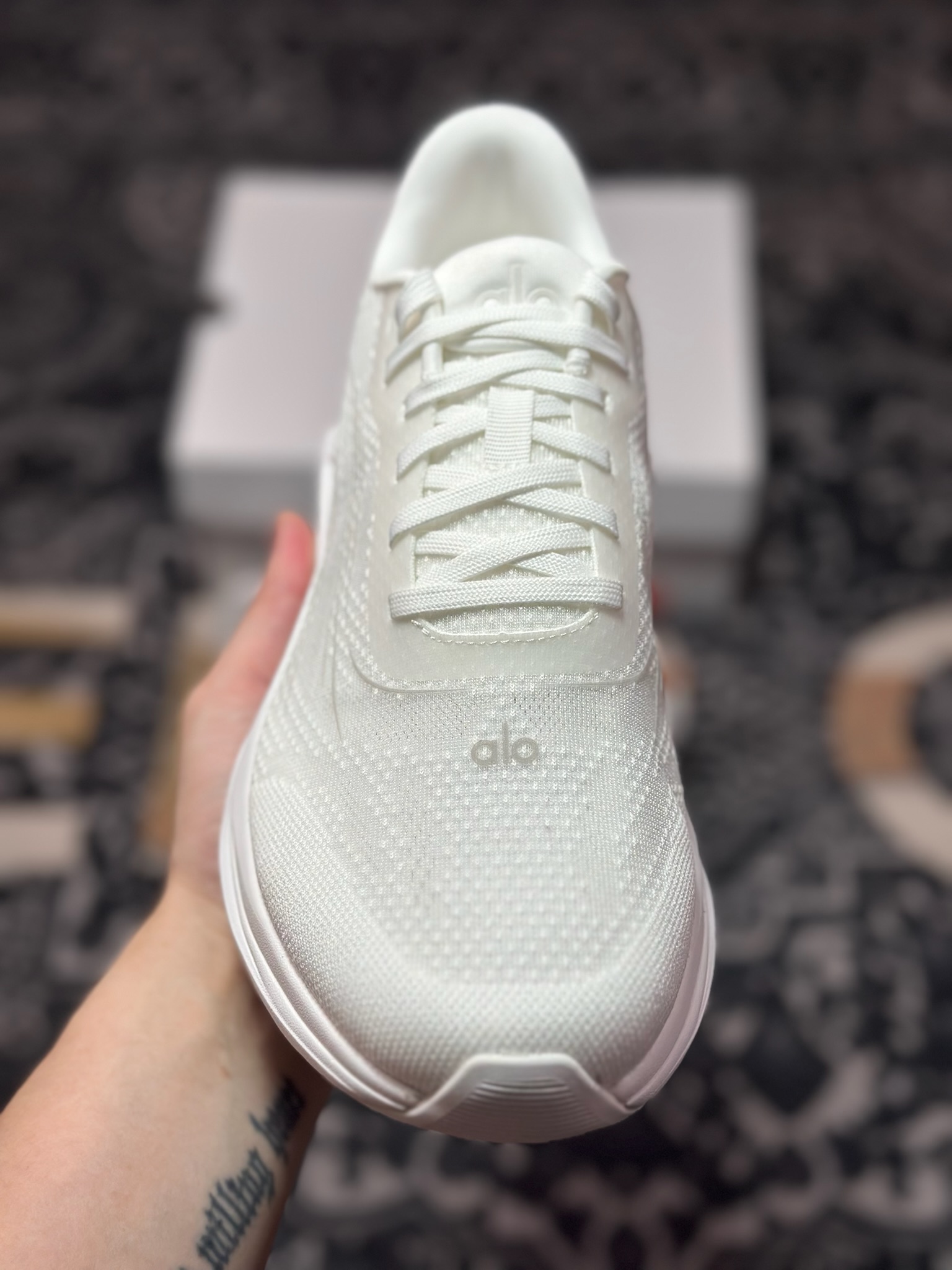 A9220 原装级别 Alo Runner 明星同款 四季常青款增高低帮休闲生活鞋 白色-Chinese UA Cheap High Quatity Brand Clothes Bags handbags Sneakers wholesale wholesaler seller from China Factory suppliers Fashion Clothing Shoes best Quality Beautiful Price A9220 原装级别 Alo Runner 明星同款 四季常青款增高低帮休闲生活鞋 白色