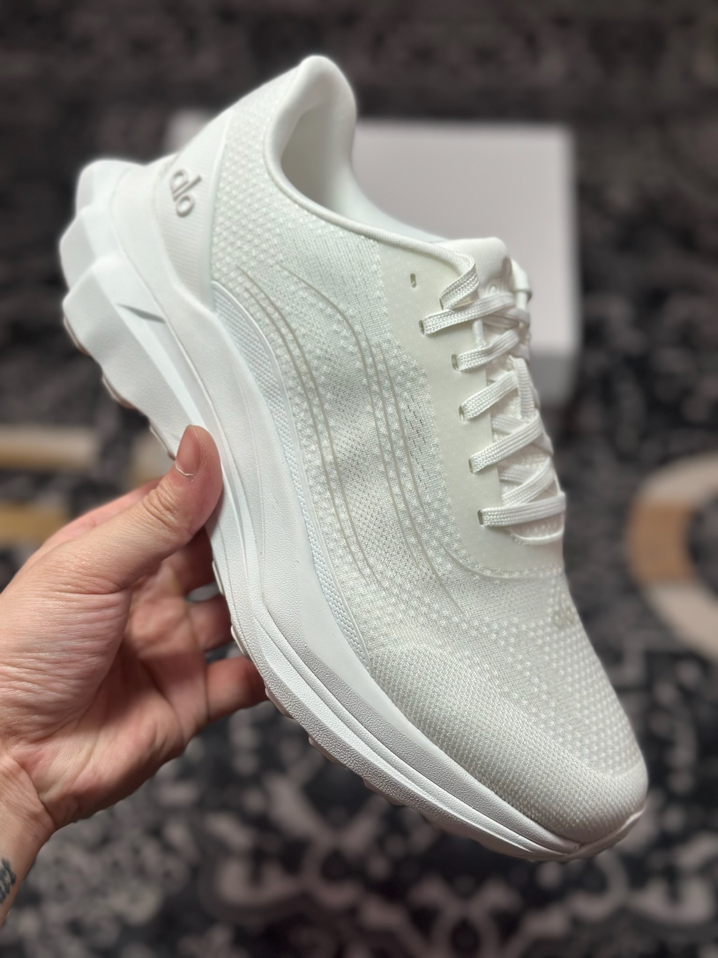 A9220 原装级别 Alo Runner 明星同款 四季常青款增高低帮休闲生活鞋 白色-Chinese UA Cheap High Quatity Brand Clothes Bags handbags Sneakers wholesale wholesaler seller from China Factory suppliers Fashion Clothing Shoes best Quality Beautiful Price A9220 原装级别 Alo Runner 明星同款 四季常青款增高低帮休闲生活鞋 白色