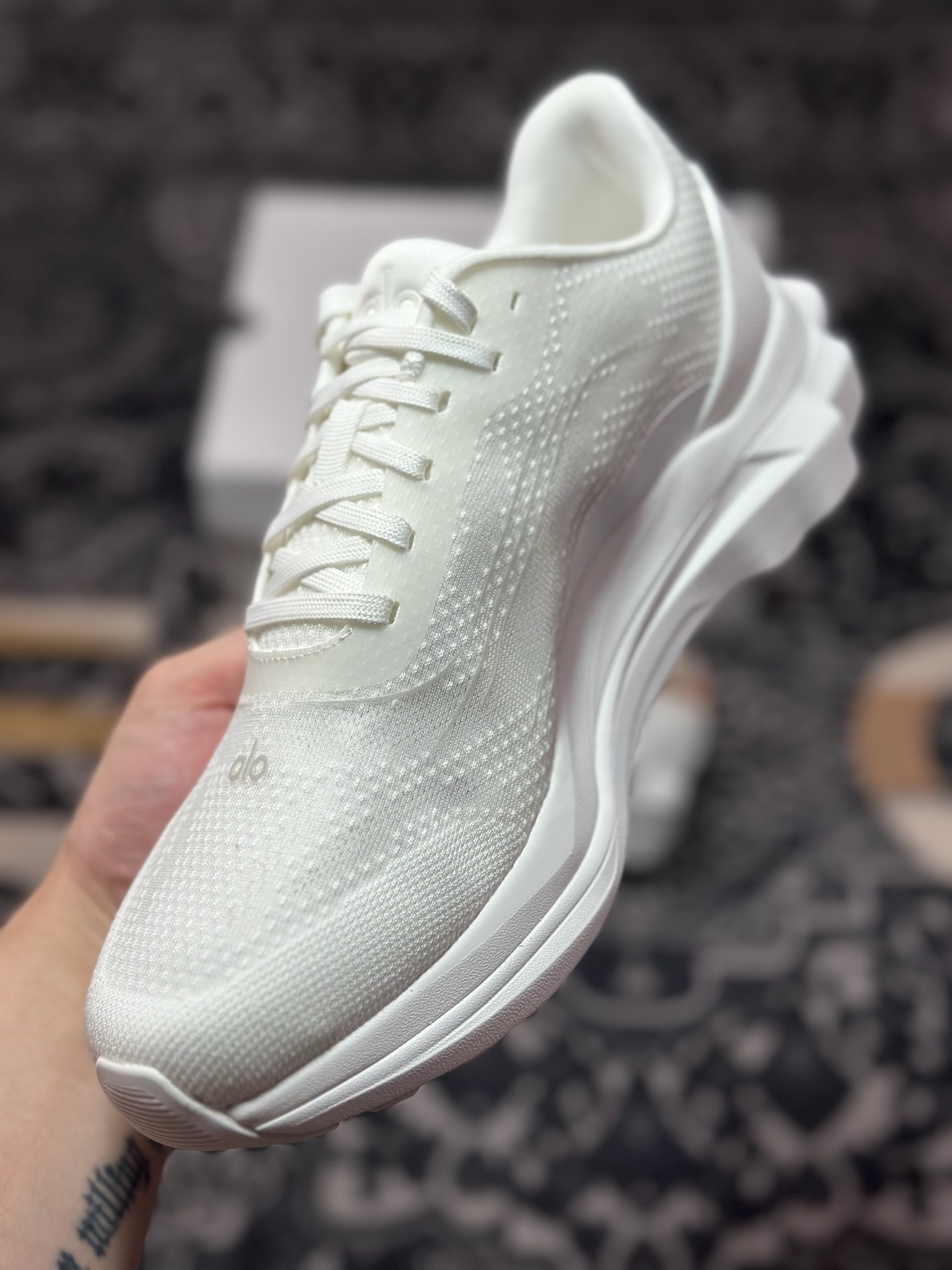 A9220 原装级别 Alo Runner 明星同款 四季常青款增高低帮休闲生活鞋 白色-Chinese UA Cheap High Quatity Brand Clothes Bags handbags Sneakers wholesale wholesaler seller from China Factory suppliers Fashion Clothing Shoes best Quality Beautiful Price A9220 原装级别 Alo Runner 明星同款 四季常青款增高低帮休闲生活鞋 白色