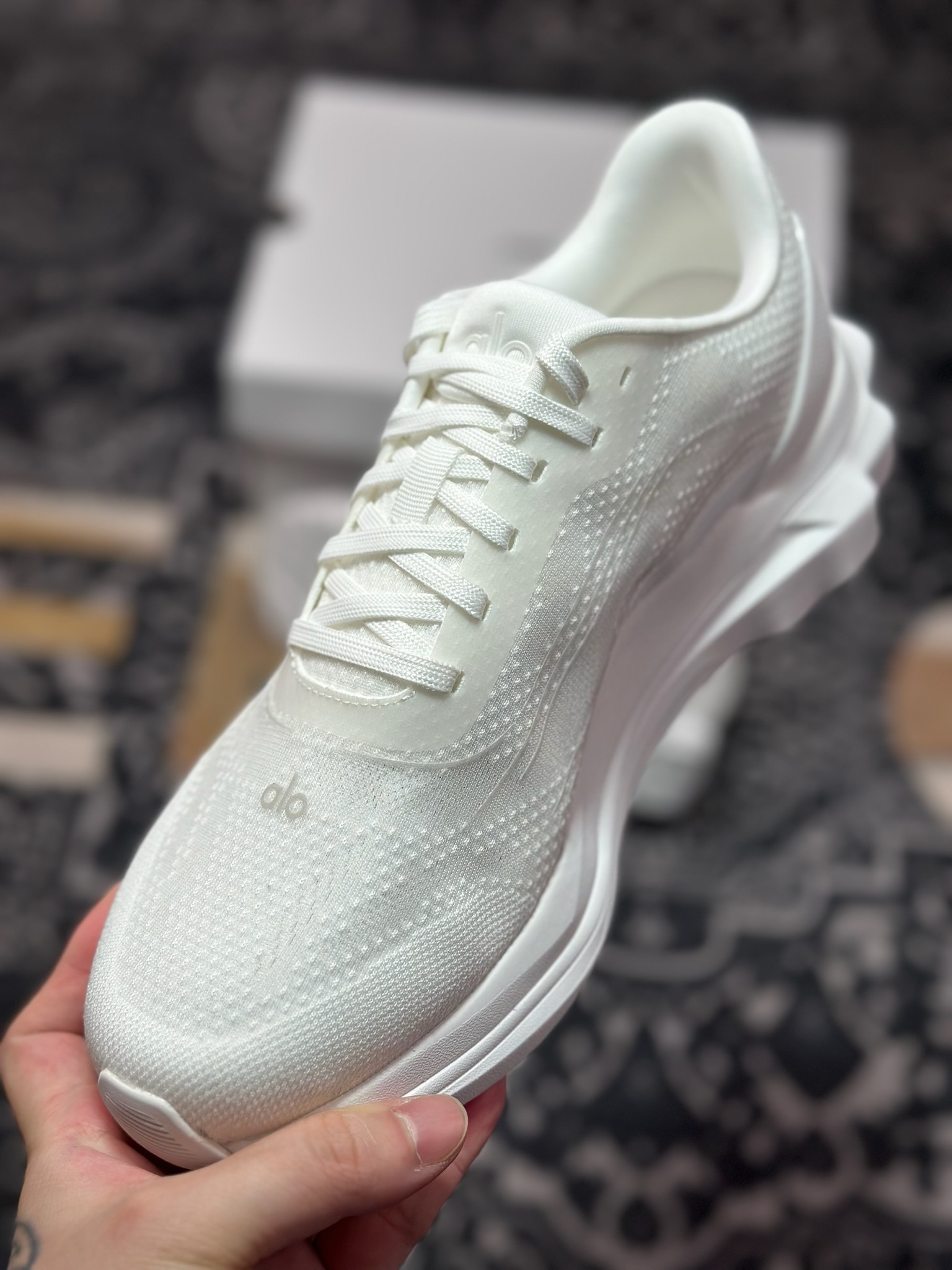 A9220 原装级别 Alo Runner 明星同款 四季常青款增高低帮休闲生活鞋 白色-Chinese UA Cheap High Quatity Brand Clothes Bags handbags Sneakers wholesale wholesaler seller from China Factory suppliers Fashion Clothing Shoes best Quality Beautiful Price A9220 原装级别 Alo Runner 明星同款 四季常青款增高低帮休闲生活鞋 白色