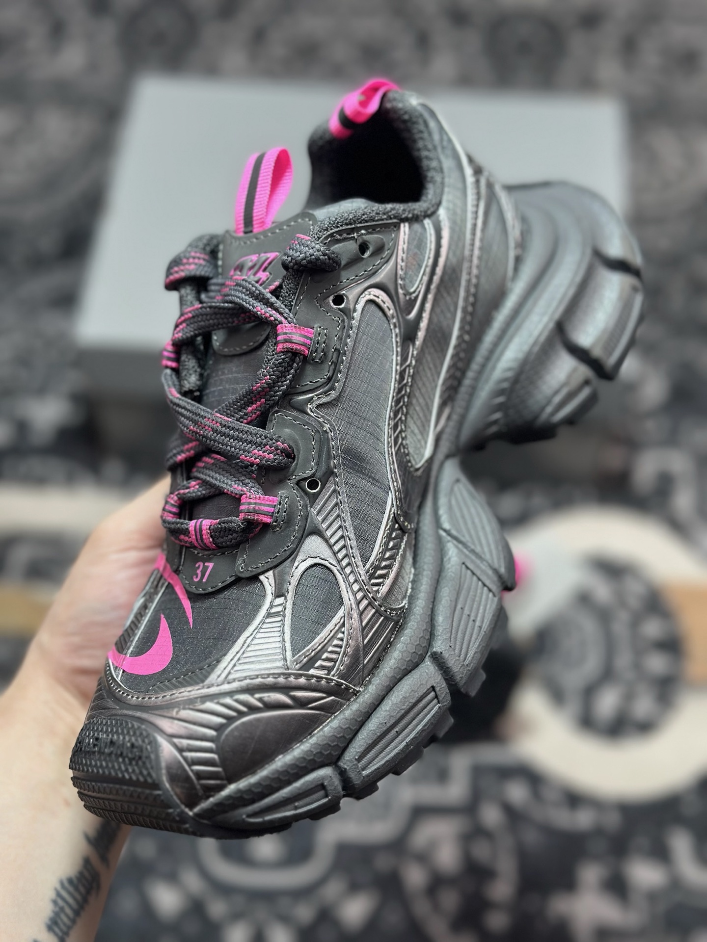 C2380 巴黎世家BALENCIAGA 3XL Sneakers 3+系列低帮复古阔型底姥爹风潮流百搭休闲慢跑鞋“透明网纱黑粉”734731 1150 3XL-Chinese UA Cheap High Quatity Brand Clothes Bags handbags Sneakers wholesale wholesaler seller from China Factory suppliers Fashion Clothing Shoes best Quality Beautiful Price C2380 巴黎世家BALENCIAGA 3XL Sneakers 3+系列低帮复古阔型底姥爹风潮流百搭休闲慢跑鞋“透明网纱黑粉”734731 1150 3XL