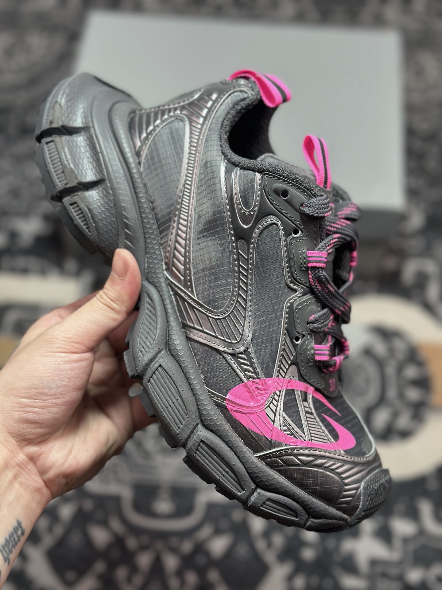 C2380 巴黎世家BALENCIAGA 3XL Sneakers 3+系列低帮复古阔型底姥爹风潮流百搭休闲慢跑鞋“透明网纱黑粉”734731 1150 3XL-Chinese UA Cheap High Quatity Brand Clothes Bags handbags Sneakers wholesale wholesaler seller from China Factory suppliers Fashion Clothing Shoes best Quality Beautiful Price C2380 巴黎世家BALENCIAGA 3XL Sneakers 3+系列低帮复古阔型底姥爹风潮流百搭休闲慢跑鞋“透明网纱黑粉”734731 1150 3XL