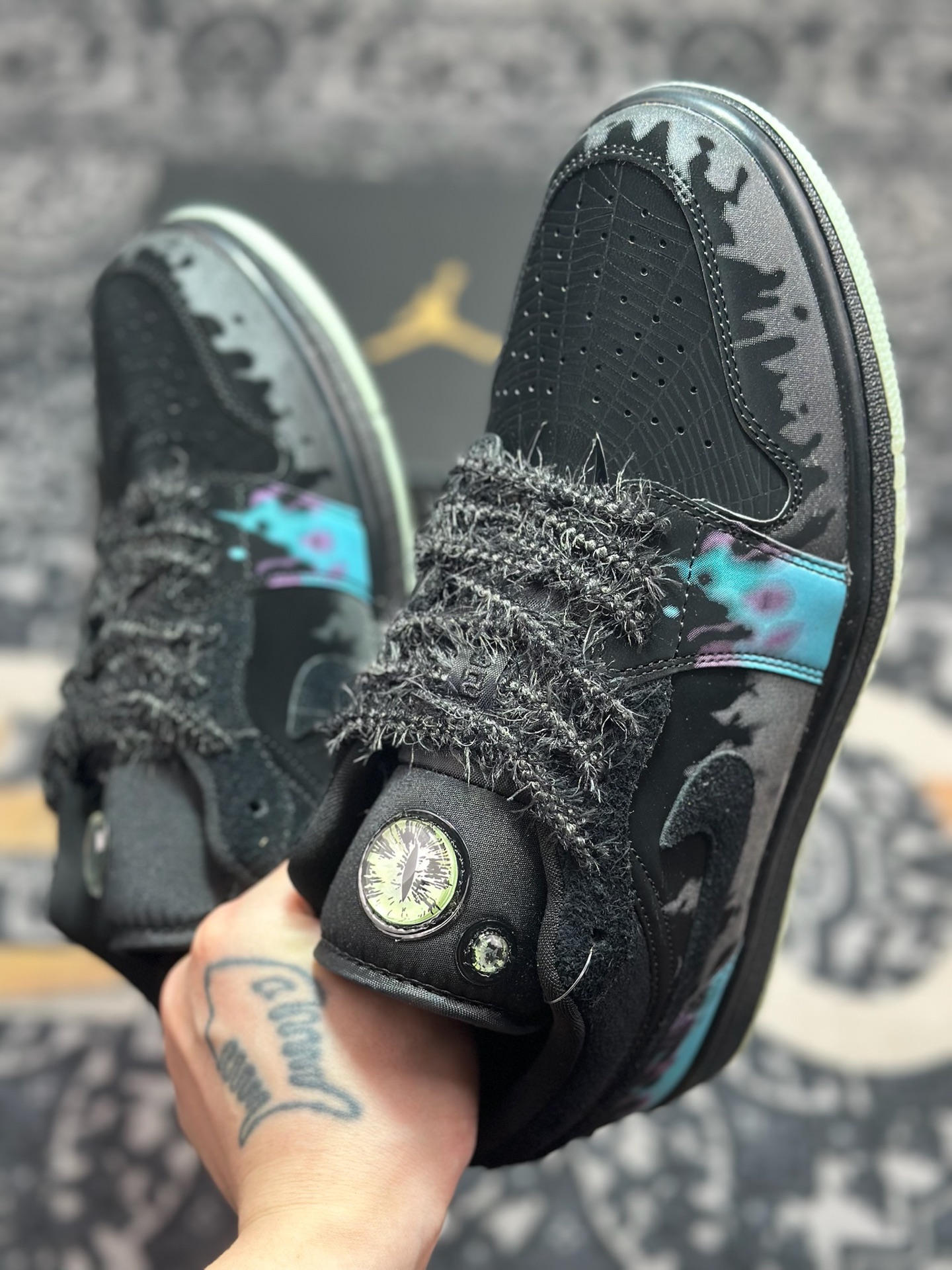 A6200 原装级别 定制球鞋 Jordan Air Jordan 1 夜幕之光 炫酷 恶魔之眼 百搭 防滑耐磨 低帮 复古篮球鞋 HQ3442-001-Chinese UA Cheap High Quatity Brand Clothes Bags handbags Sneakers wholesale wholesaler seller from China Factory suppliers Fashion Clothing Shoes best Quality Beautiful Price A6200 原装级别 定制球鞋 Jordan Air Jordan 1 夜幕之光 炫酷 恶魔之眼 百搭 防滑耐磨 低帮 复古篮球鞋 HQ3442-001