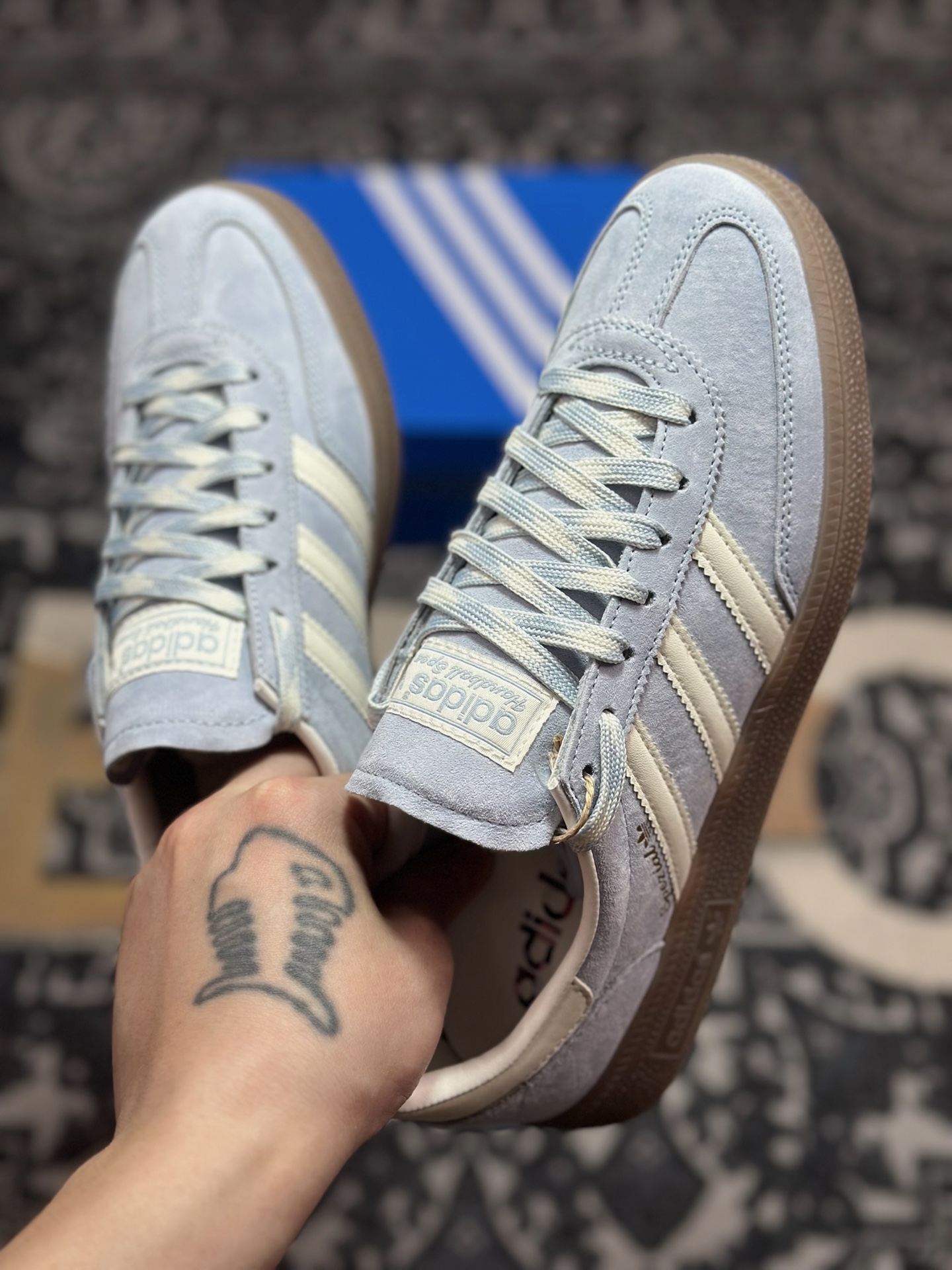 A7200 优选 原装级别 Adidas Handball Spezial 复古单品 阿迪达斯经典款复古休闲板鞋 KI5933-Chinese UA Cheap High Quatity Brand Clothes Bags handbags Sneakers wholesale wholesaler seller from China Factory suppliers Fashion Clothing Shoes best Quality Beautiful Price A7200 优选 原装级别 Adidas Handball Spezial 复古单品 阿迪达斯经典款复古休闲板鞋 KI5933