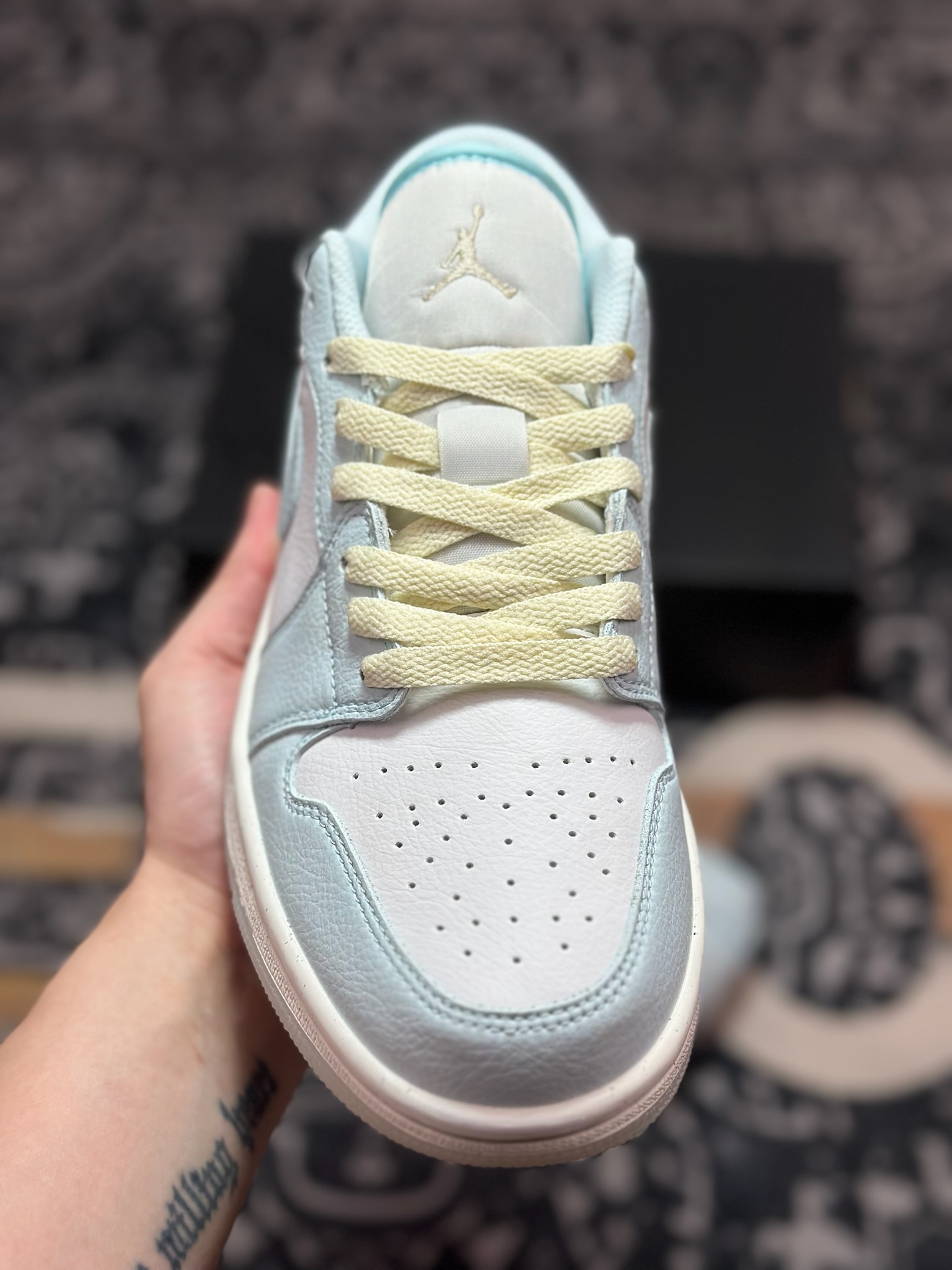 A6200 原装级别 Air Jordan 1 Low AJ1 乔1低帮休闲板鞋 浅蓝白 HJ5999-400-Chinese UA Cheap High Quatity Brand Clothes Bags handbags Sneakers wholesale wholesaler seller from China Factory suppliers Fashion Clothing Shoes best Quality Beautiful Price A6200 原装级别 Air Jordan 1 Low AJ1 乔1低帮休闲板鞋 浅蓝白 HJ5999-400