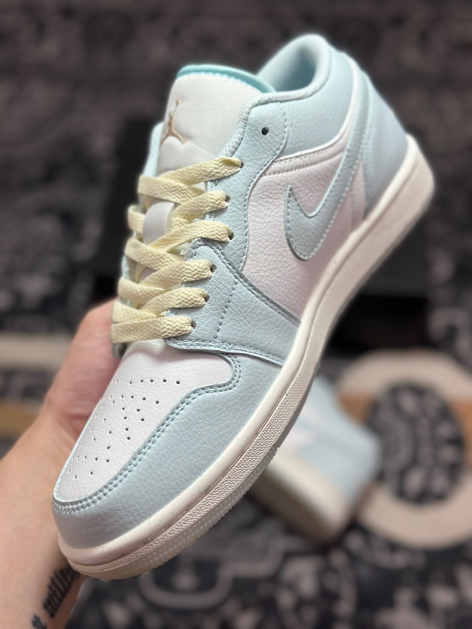 A6200 原装级别 Air Jordan 1 Low AJ1 乔1低帮休闲板鞋 浅蓝白 HJ5999-400-Chinese UA Cheap High Quatity Brand Clothes Bags handbags Sneakers wholesale wholesaler seller from China Factory suppliers Fashion Clothing Shoes best Quality Beautiful Price A6200 原装级别 Air Jordan 1 Low AJ1 乔1低帮休闲板鞋 浅蓝白 HJ5999-400