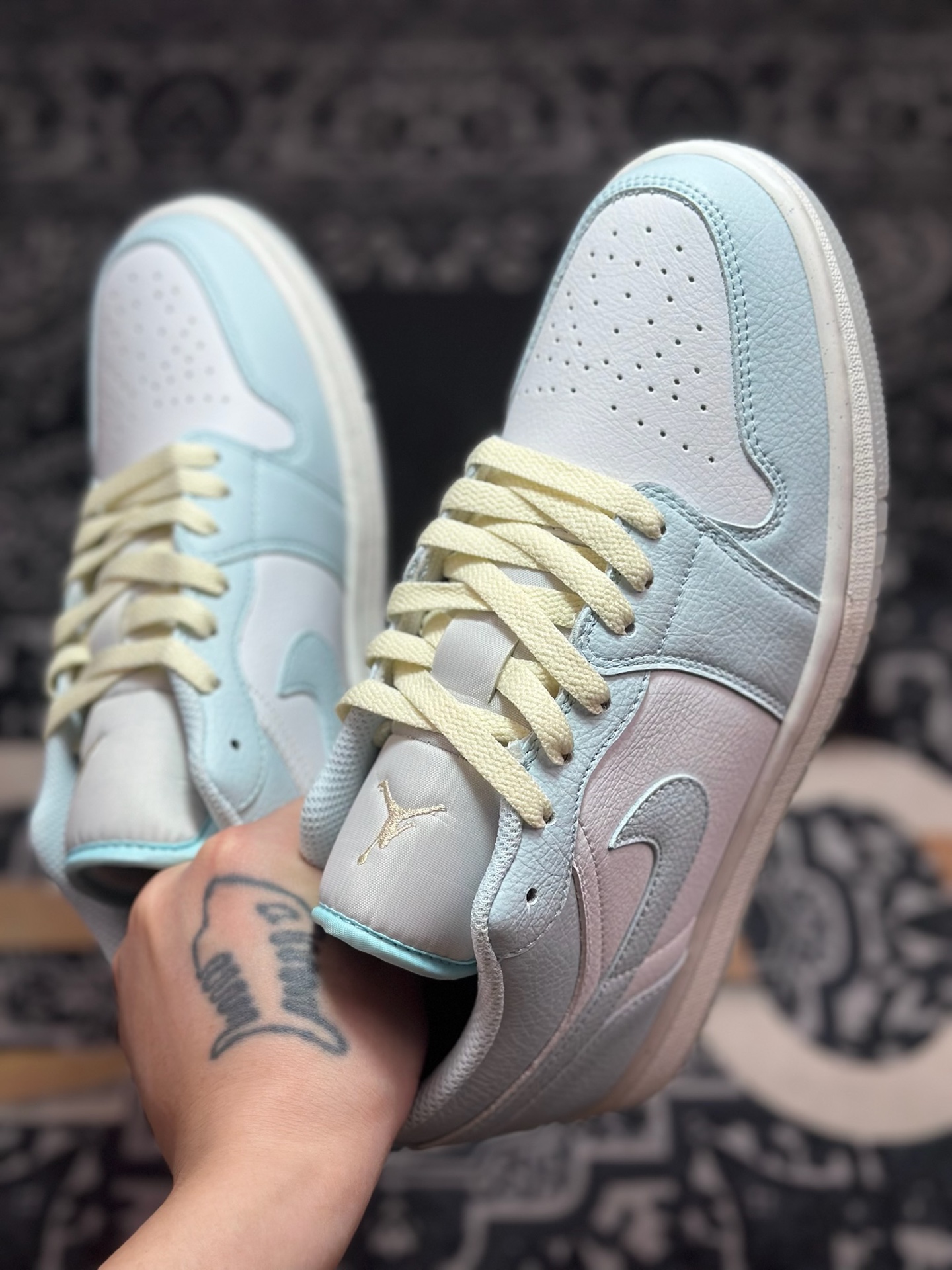 A6200 原装级别 Air Jordan 1 Low AJ1 乔1低帮休闲板鞋 浅蓝白 HJ5999-400-Chinese UA Cheap High Quatity Brand Clothes Bags handbags Sneakers wholesale wholesaler seller from China Factory suppliers Fashion Clothing Shoes best Quality Beautiful Price A6200 原装级别 Air Jordan 1 Low AJ1 乔1低帮休闲板鞋 浅蓝白 HJ5999-400