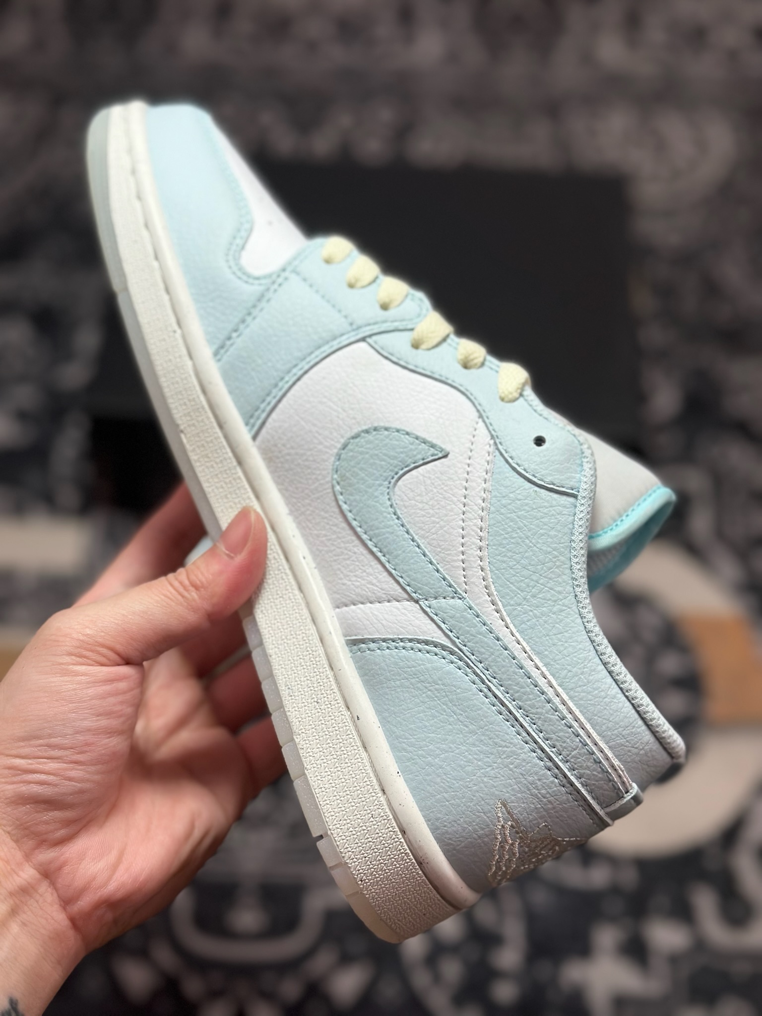 A6200 原装级别 Air Jordan 1 Low AJ1 乔1低帮休闲板鞋 浅蓝白 HJ5999-400-Chinese UA Cheap High Quatity Brand Clothes Bags handbags Sneakers wholesale wholesaler seller from China Factory suppliers Fashion Clothing Shoes best Quality Beautiful Price A6200 原装级别 Air Jordan 1 Low AJ1 乔1低帮休闲板鞋 浅蓝白 HJ5999-400