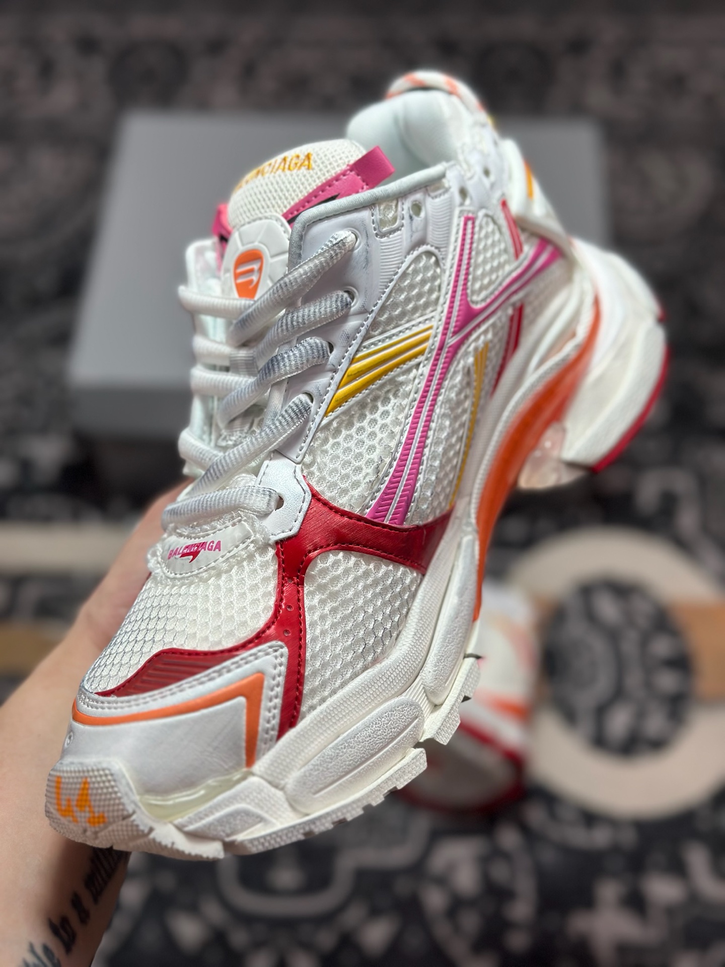 D2480 巴黎世家BALENCIAGA Runner Sneaker 2.0慢跑系列低帮慢跑鞋“2.0解构破坏桃粉红橙白” 772774 W3RMU 9756-Chinese  UA Cheap High Quatity Brand  Clothes Bags handbags Sneakers wholesale wholesaler seller from China Factory suppliers Fashion Clothing  Shoes best Quality Beautiful Price  D2480 巴黎世家BALENCIAGA Runner Sneaker 2.0慢跑系列低帮慢跑鞋“2.0解构破坏桃粉红橙白” 772774 W3RMU 9756