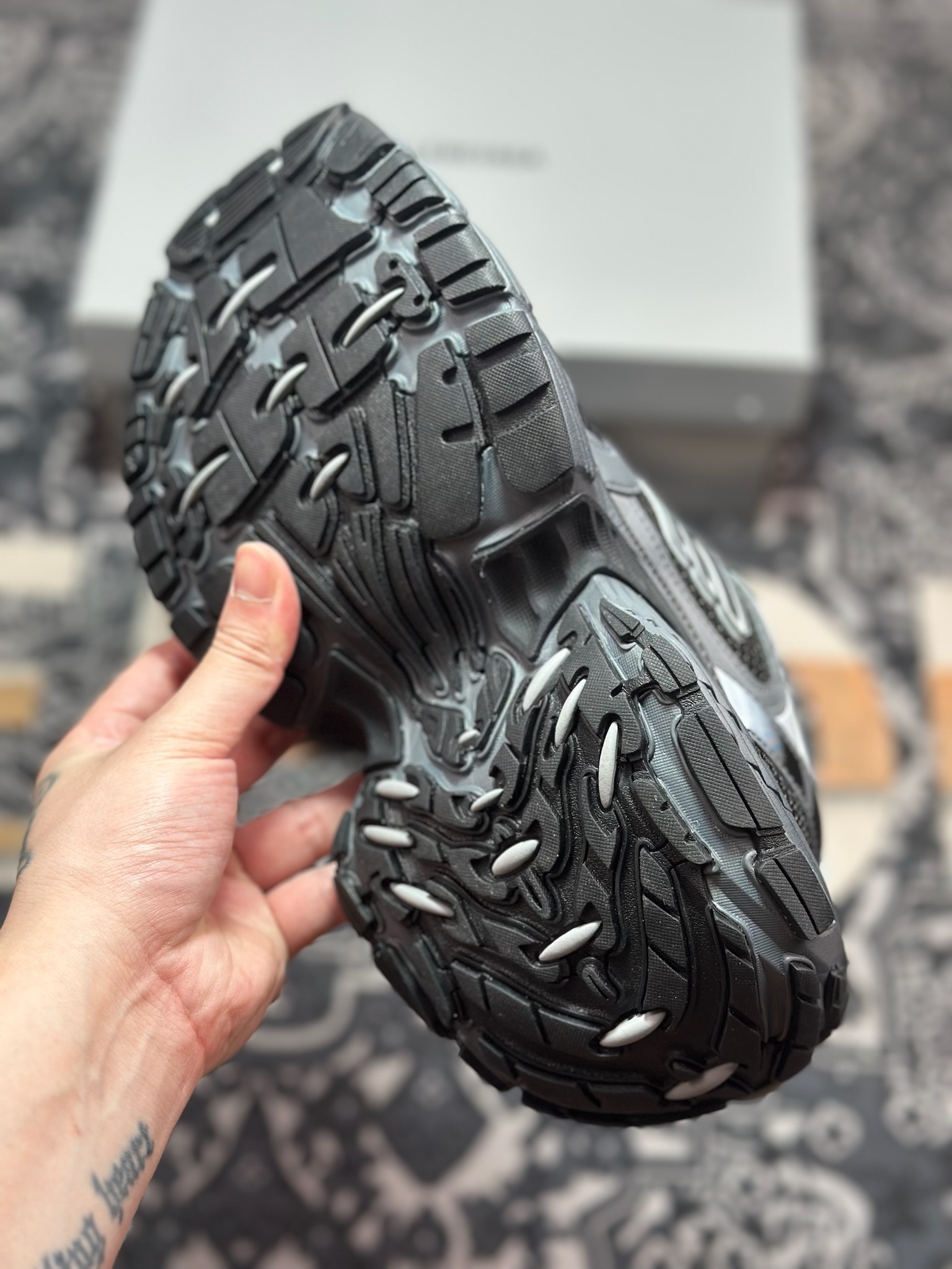 C7420 巴黎世家BALENCIAGA Cargo Sneaker 10XL船型系列低帮复古阔型厚底底姥爹风潮流百搭休闲运动鞋“全黑做旧”815853 W2MV2 0125 6XL-Chinese UA Cheap High Quatity Brand Clothes Bags handbags Sneakers wholesale wholesaler seller from China Factory suppliers Fashion Clothing Shoes best Quality Beautiful Price C7420 巴黎世家BALENCIAGA Cargo Sneaker 10XL船型系列低帮复古阔型厚底底姥爹风潮流百搭休闲运动鞋“全黑做旧”815853 W2MV2 0125 6XL