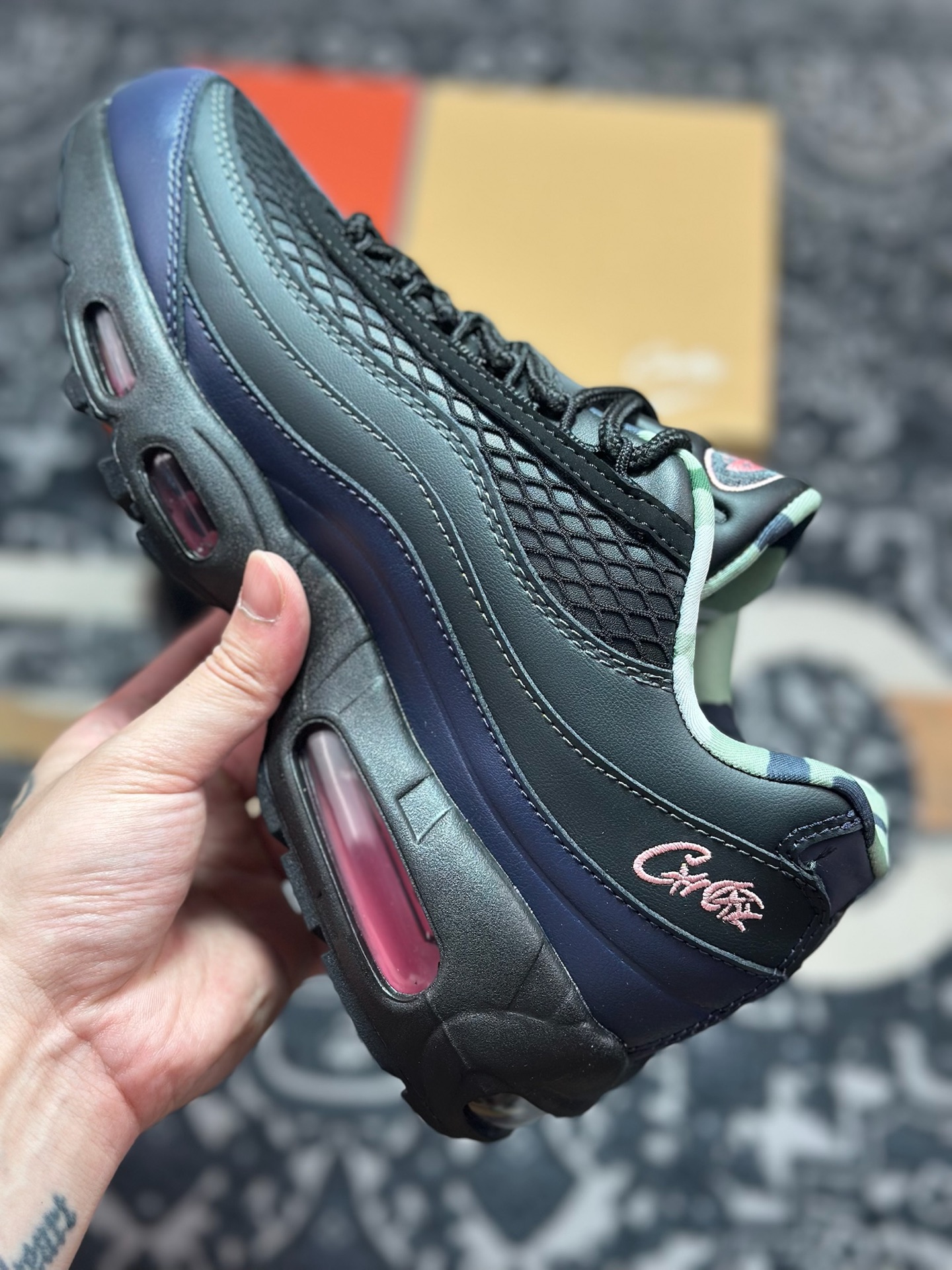 A820 Corteiz x NK Air Max 95 黑蓝粉 FB2709-001-Chinese UA Cheap High Quatity Brand Clothes Bags handbags Sneakers wholesale wholesaler seller from China Factory suppliers Fashion Clothing Shoes best Quality Beautiful Price A820 Corteiz x NK Air Max 95 黑蓝粉 FB2709-001
