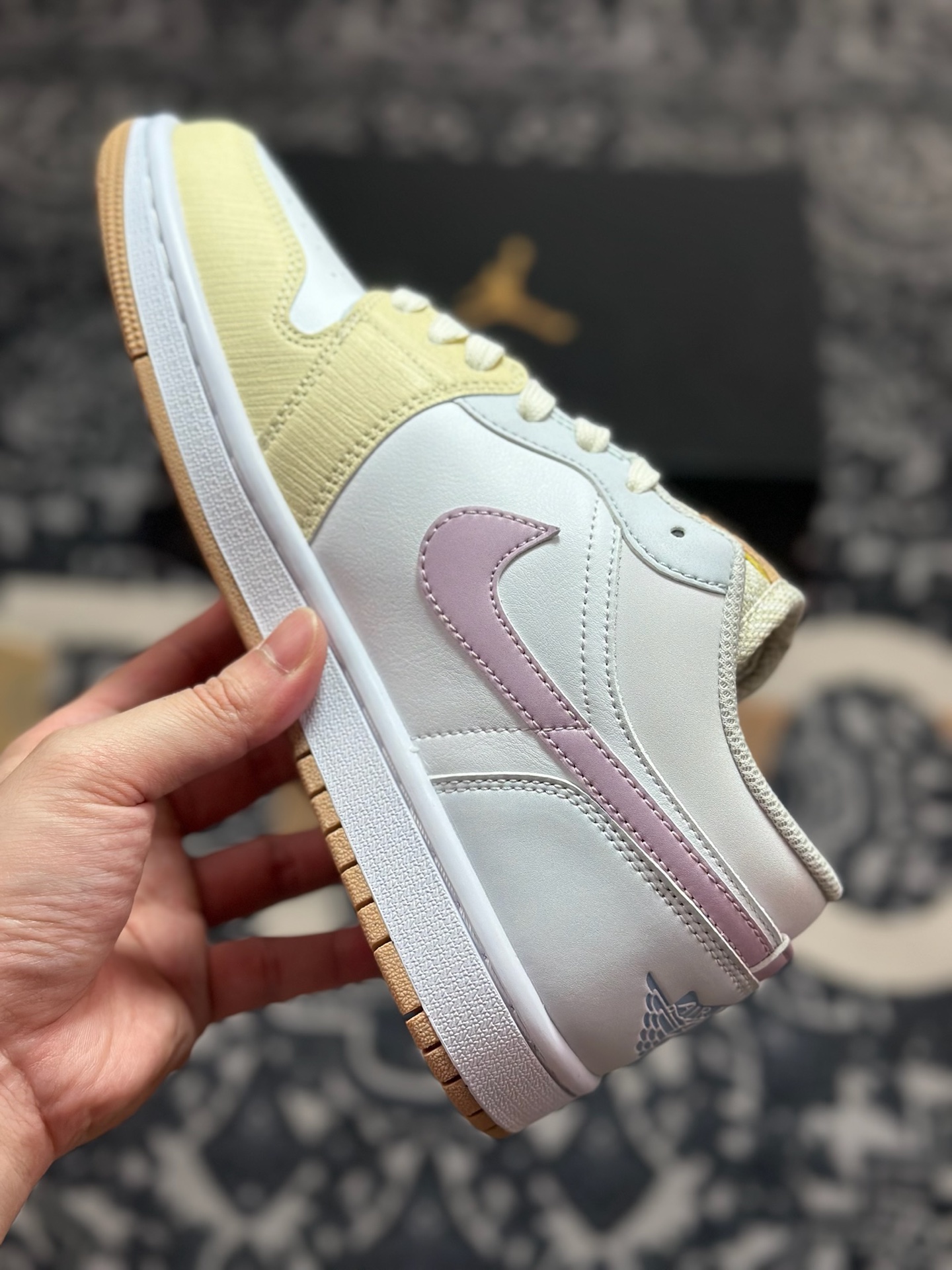 A620 定制球鞋Air Jordan 1 Low 猫小白 白黄粉 IB8861-151-Chinese UA Cheap High Quatity Brand Clothes Bags handbags Sneakers wholesale wholesaler seller from China Factory suppliers Fashion Clothing Shoes best Quality Beautiful Price A620 定制球鞋Air Jordan 1 Low 猫小白 白黄粉 IB8861-151