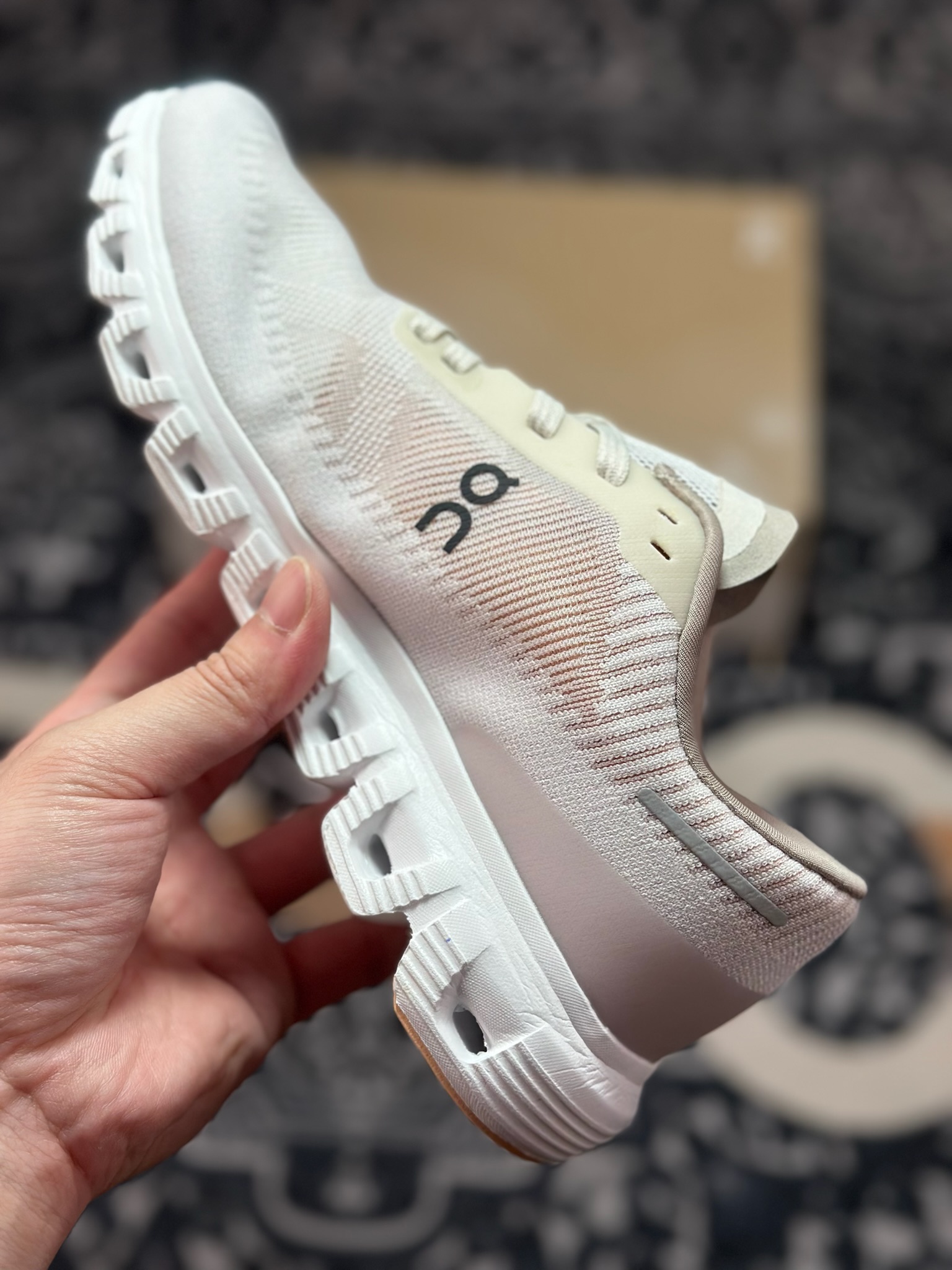 A620 On昂跑 Cloud 6 Push 户外休闲机能轻量跑步鞋 3WF10041114 白灰粉 3WF10043001 白绿蓝-Chinese UA Cheap High Quatity Brand Clothes Bags handbags Sneakers wholesale wholesaler seller from China Factory suppliers Fashion Clothing Shoes best Quality Beautiful Price A620 On昂跑 Cloud 6 Push 户外休闲机能轻量跑步鞋 3WF10041114 白灰粉 3WF10043001 白绿蓝