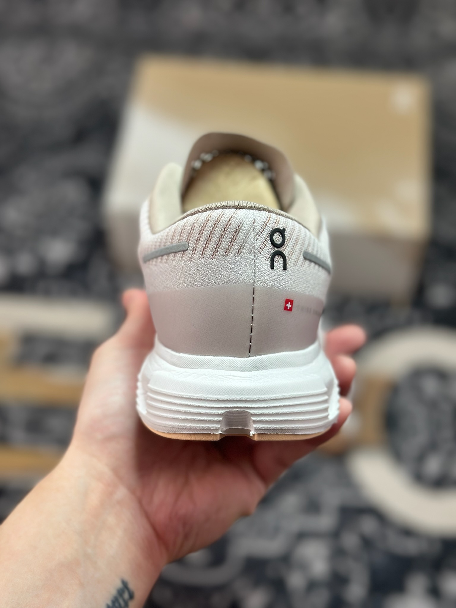 A620 On昂跑 Cloud 6 Push 户外休闲机能轻量跑步鞋 3WF10041114 白灰粉 3WF10043001 白绿蓝-Chinese UA Cheap High Quatity Brand Clothes Bags handbags Sneakers wholesale wholesaler seller from China Factory suppliers Fashion Clothing Shoes best Quality Beautiful Price A620 On昂跑 Cloud 6 Push 户外休闲机能轻量跑步鞋 3WF10041114 白灰粉 3WF10043001 白绿蓝