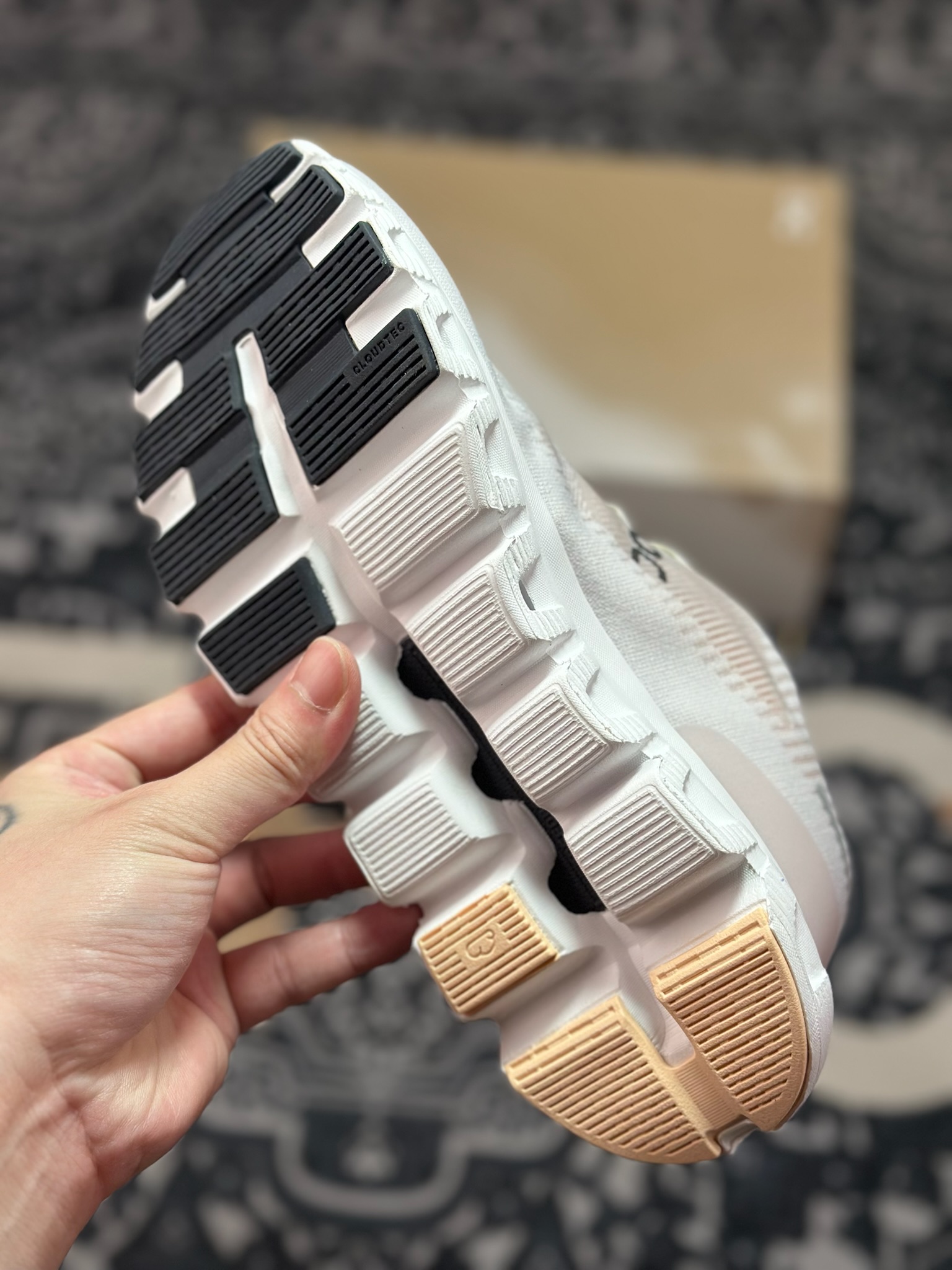 A620 On昂跑 Cloud 6 Push 户外休闲机能轻量跑步鞋 3WF10041114 白灰粉 3WF10043001 白绿蓝-Chinese UA Cheap High Quatity Brand Clothes Bags handbags Sneakers wholesale wholesaler seller from China Factory suppliers Fashion Clothing Shoes best Quality Beautiful Price A620 On昂跑 Cloud 6 Push 户外休闲机能轻量跑步鞋 3WF10041114 白灰粉 3WF10043001 白绿蓝