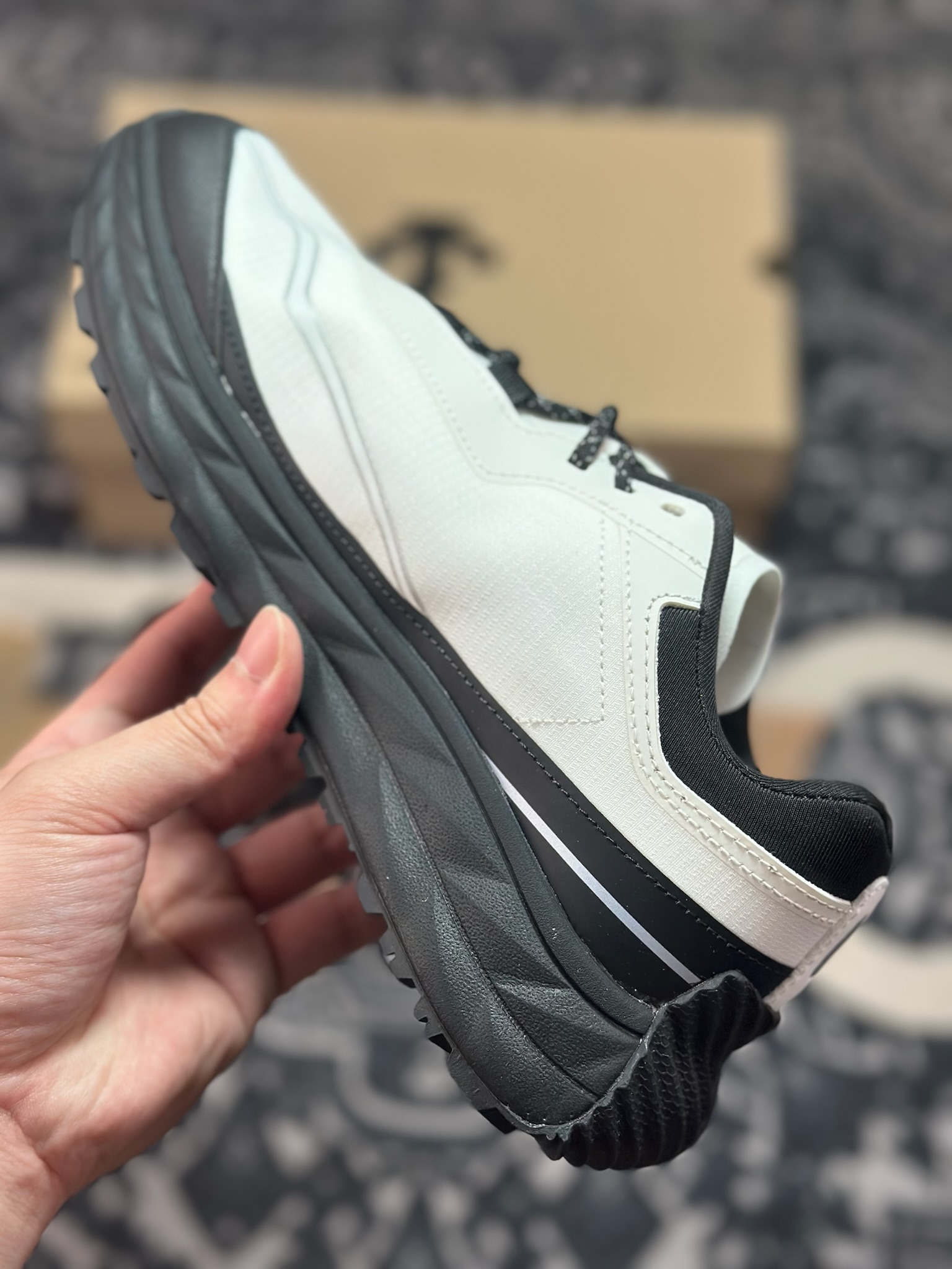 A700 DESCENTE迪桑特 TERRAIND轻盈缓震透气鞋面 时尚休闲运动覆盖防水男子越野跑鞋 SQ323LCR92-Chinese UA Cheap High Quatity Brand Clothes Bags handbags Sneakers wholesale wholesaler seller from China Factory suppliers Fashion Clothing Shoes best Quality Beautiful Price A700 DESCENTE迪桑特 TERRAIND轻盈缓震透气鞋面 时尚休闲运动覆盖防水男子越野跑鞋 SQ323LCR92