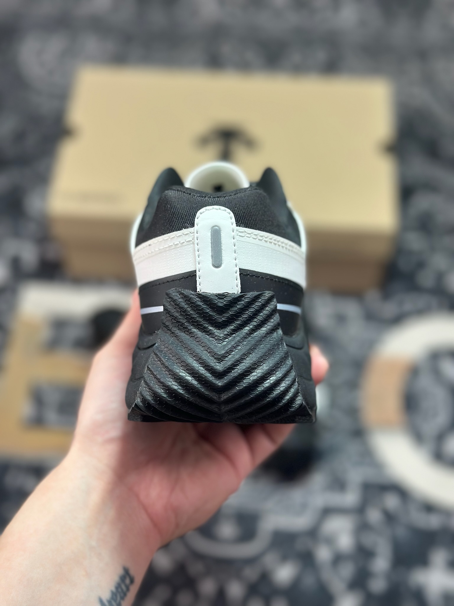 A700 DESCENTE迪桑特 TERRAIND轻盈缓震透气鞋面 时尚休闲运动覆盖防水男子越野跑鞋 SQ323LCR92-Chinese UA Cheap High Quatity Brand Clothes Bags handbags Sneakers wholesale wholesaler seller from China Factory suppliers Fashion Clothing Shoes best Quality Beautiful Price A700 DESCENTE迪桑特 TERRAIND轻盈缓震透气鞋面 时尚休闲运动覆盖防水男子越野跑鞋 SQ323LCR92