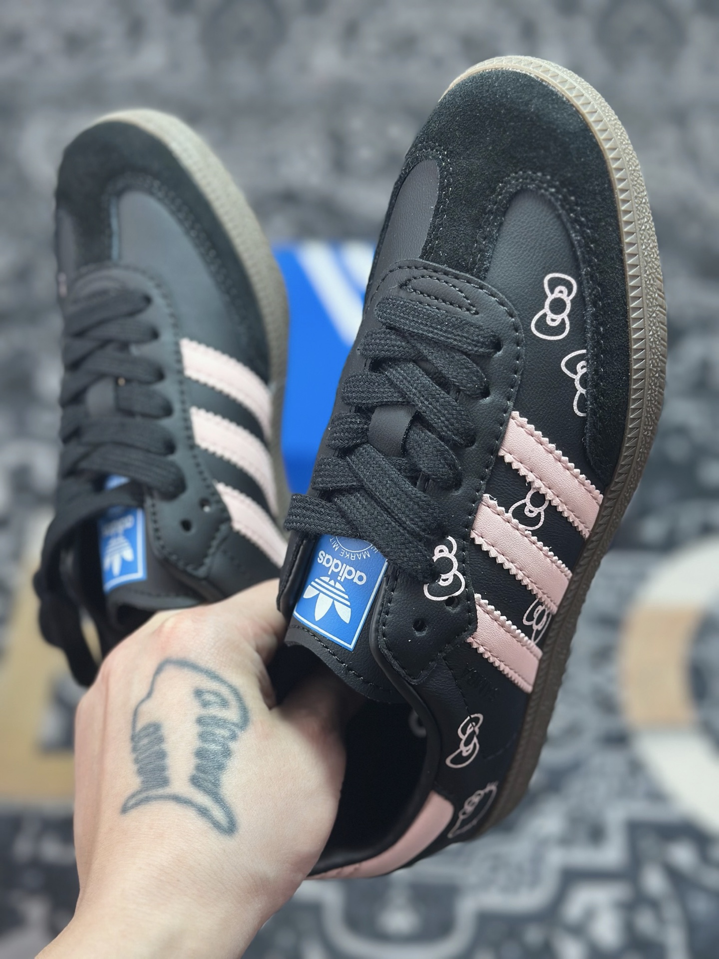 A410 adidoriginals SAMBA OG 气泡水母 可可小猫 黑粉 B75807-Chinese UA Cheap High Quatity Brand Clothes Bags handbags Sneakers wholesale wholesaler seller from China Factory suppliers Fashion Clothing Shoes best Quality Beautiful Price A410 adidoriginals SAMBA OG 气泡水母 可可小猫 黑粉 B75807