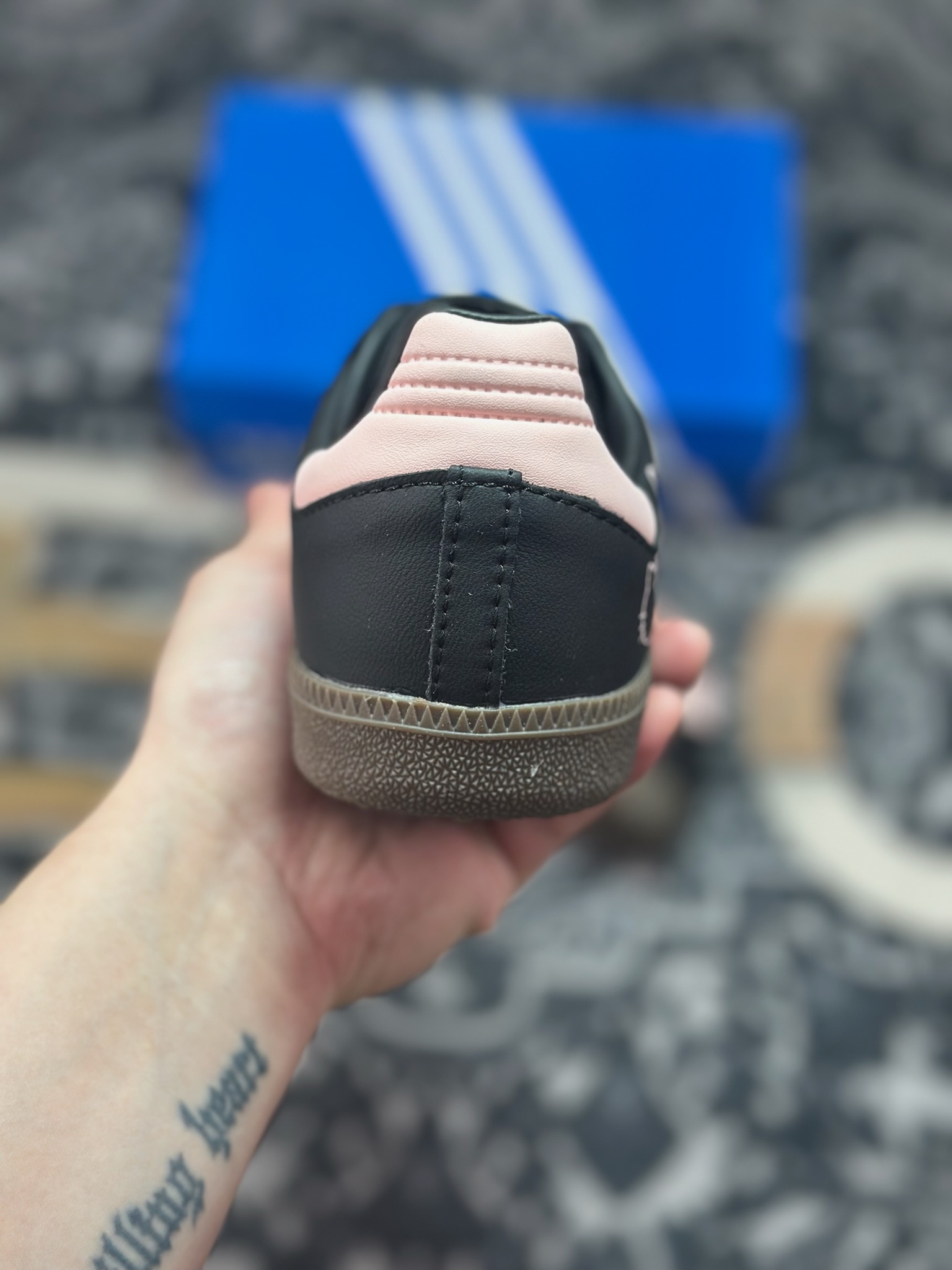 A410 adidoriginals SAMBA OG 气泡水母 可可小猫 黑粉 B75807-Chinese UA Cheap High Quatity Brand Clothes Bags handbags Sneakers wholesale wholesaler seller from China Factory suppliers Fashion Clothing Shoes best Quality Beautiful Price A410 adidoriginals SAMBA OG 气泡水母 可可小猫 黑粉 B75807