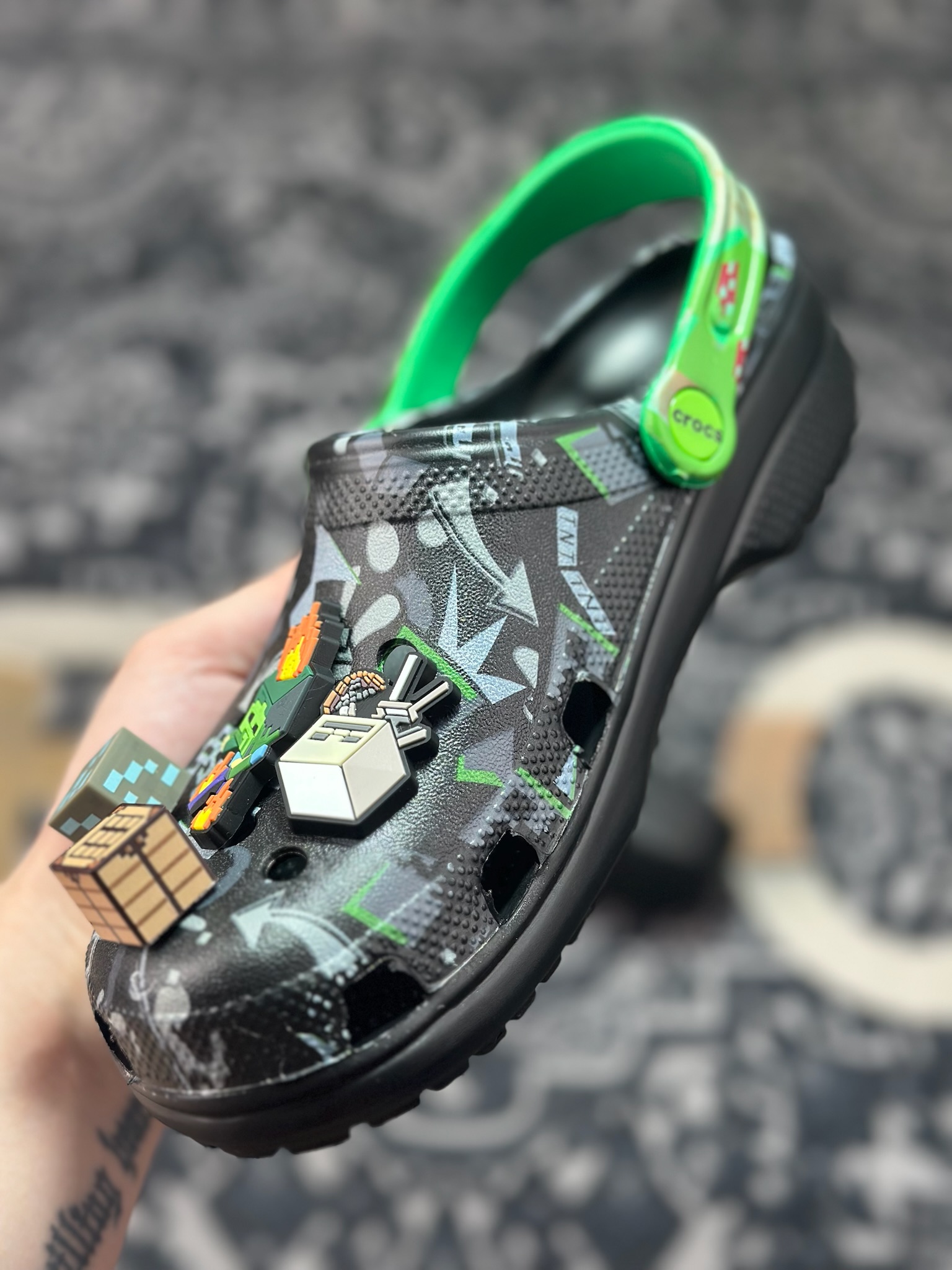 A140 Bape x Crocs 卡骆驰 Clog 联名款洞洞鞋 拖鞋凉鞋-Chinese UA Cheap High Quatity Brand Clothes Bags handbags Sneakers wholesale wholesaler seller from China Factory suppliers Fashion Clothing Shoes best Quality Beautiful Price A140 Bape x Crocs 卡骆驰 Clog 联名款洞洞鞋 拖鞋凉鞋