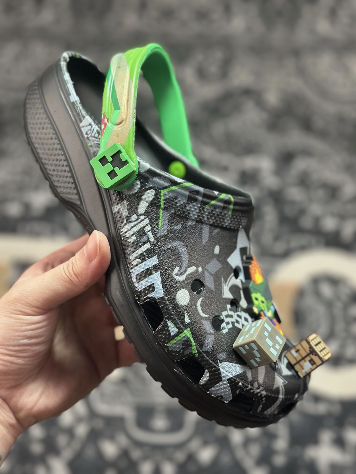 A140 Bape x Crocs 卡骆驰 Clog 联名款洞洞鞋 拖鞋凉鞋-Chinese UA Cheap High Quatity Brand Clothes Bags handbags Sneakers wholesale wholesaler seller from China Factory suppliers Fashion Clothing Shoes best Quality Beautiful Price A140 Bape x Crocs 卡骆驰 Clog 联名款洞洞鞋 拖鞋凉鞋