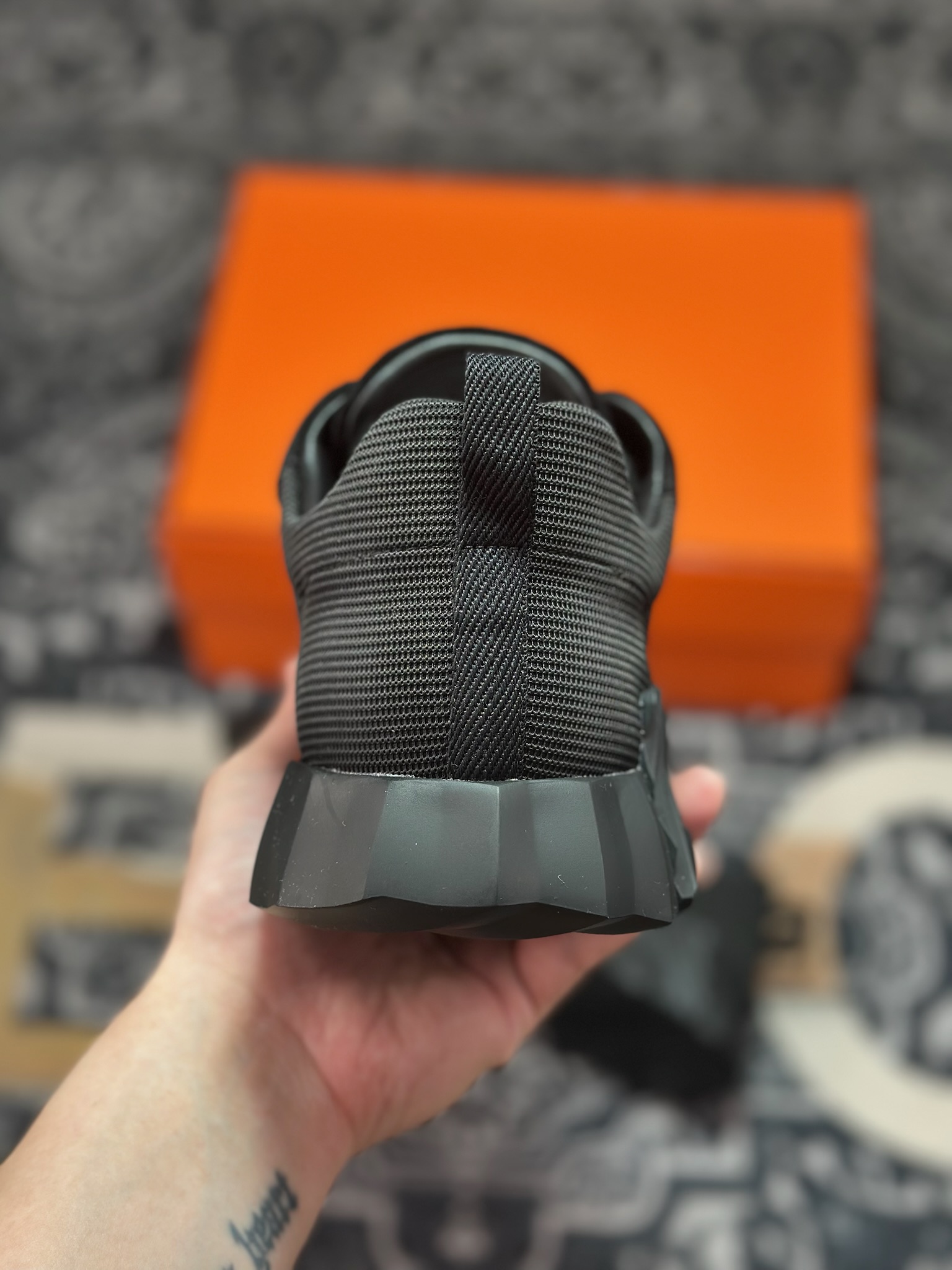 C400 爱马仕/Hermès Bouncing Low Sneaker 跳跃系列低帮轻便透气百搭休闲运动鞋“网布全黑”H231764ZH9-Chinese UA Cheap High Quatity Brand Clothes Bags handbags Sneakers wholesale wholesaler seller from China Factory suppliers Fashion Clothing Shoes best Quality Beautiful Price C400 爱马仕/Hermès Bouncing Low Sneaker 跳跃系列低帮轻便透气百搭休闲运动鞋“网布全黑”H231764ZH9