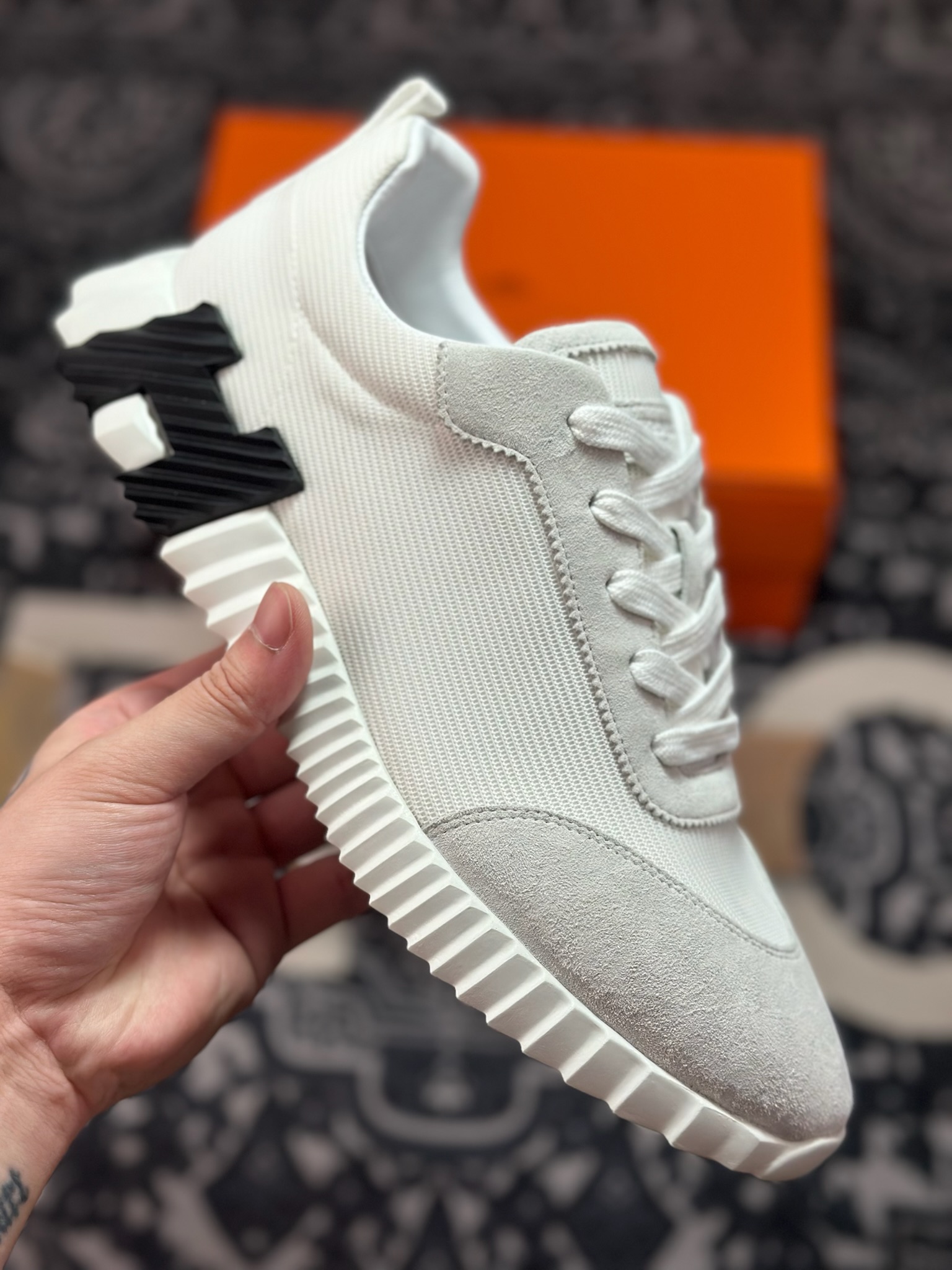 C440 爱马仕/Hermès Bouncing Low Sneaker 跳跃系列低帮轻便透气百搭休闲运动鞋“网布白黑”H231764ZH9-Chinese UA Cheap High Quatity Brand Clothes Bags handbags Sneakers wholesale wholesaler seller from China Factory suppliers Fashion Clothing Shoes best Quality Beautiful Price C440 爱马仕/Hermès Bouncing Low Sneaker 跳跃系列低帮轻便透气百搭休闲运动鞋“网布白黑”H231764ZH9