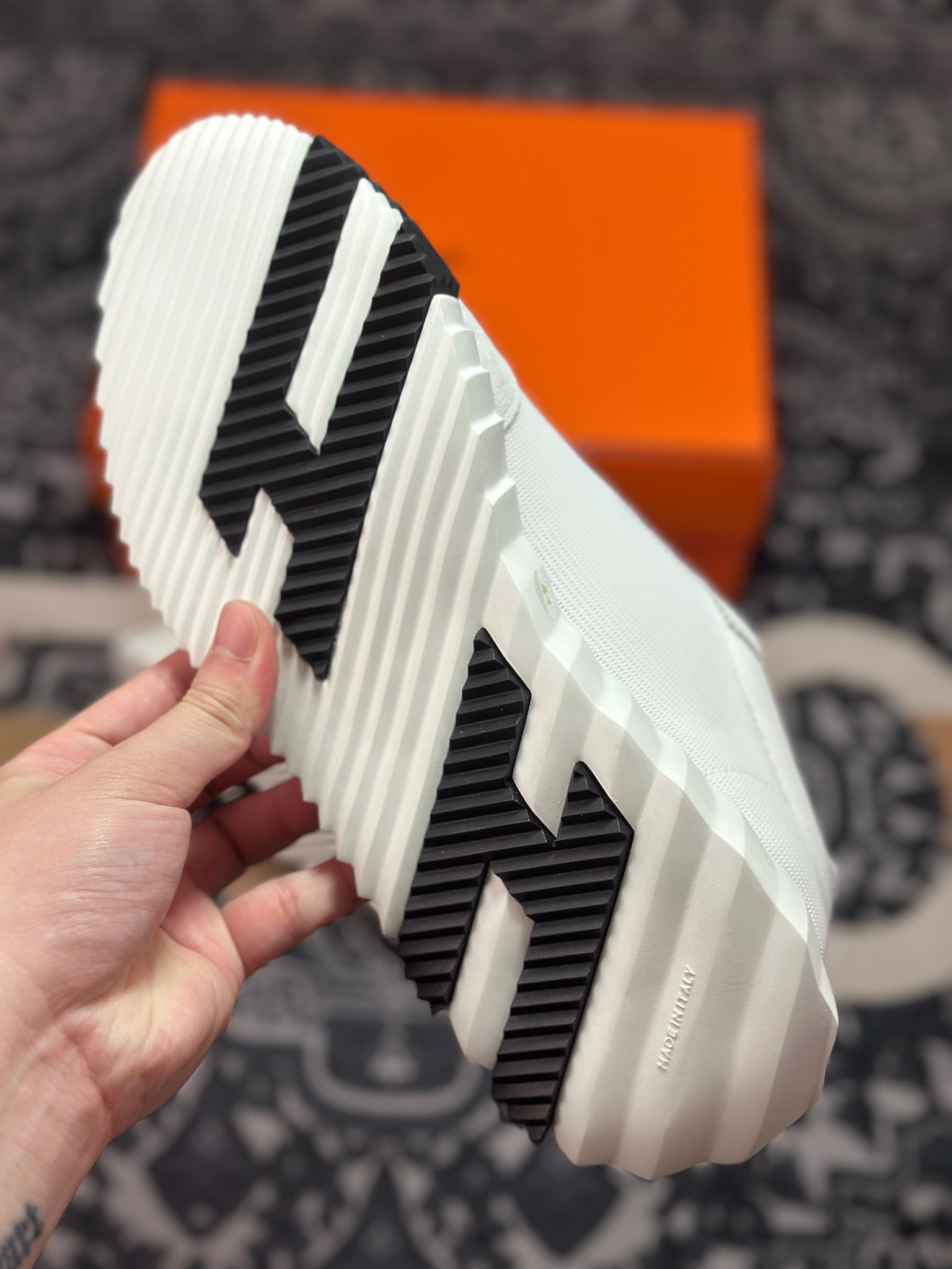 C440 爱马仕/Hermès Bouncing Low Sneaker 跳跃系列低帮轻便透气百搭休闲运动鞋“网布白黑”H231764ZH9-Chinese UA Cheap High Quatity Brand Clothes Bags handbags Sneakers wholesale wholesaler seller from China Factory suppliers Fashion Clothing Shoes best Quality Beautiful Price C440 爱马仕/Hermès Bouncing Low Sneaker 跳跃系列低帮轻便透气百搭休闲运动鞋“网布白黑”H231764ZH9