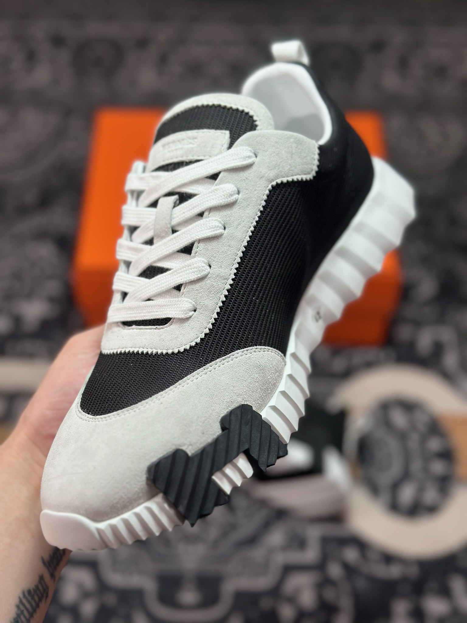 C400 爱马仕/Hermès Bouncing Low Sneaker 跳跃系列低帮轻便透气百搭休闲运动鞋“网布黑白”H231764ZH9-Chinese UA Cheap High Quatity Brand Clothes Bags handbags Sneakers wholesale wholesaler seller from China Factory suppliers Fashion Clothing Shoes best Quality Beautiful Price C400 爱马仕/Hermès Bouncing Low Sneaker 跳跃系列低帮轻便透气百搭休闲运动鞋“网布黑白”H231764ZH9