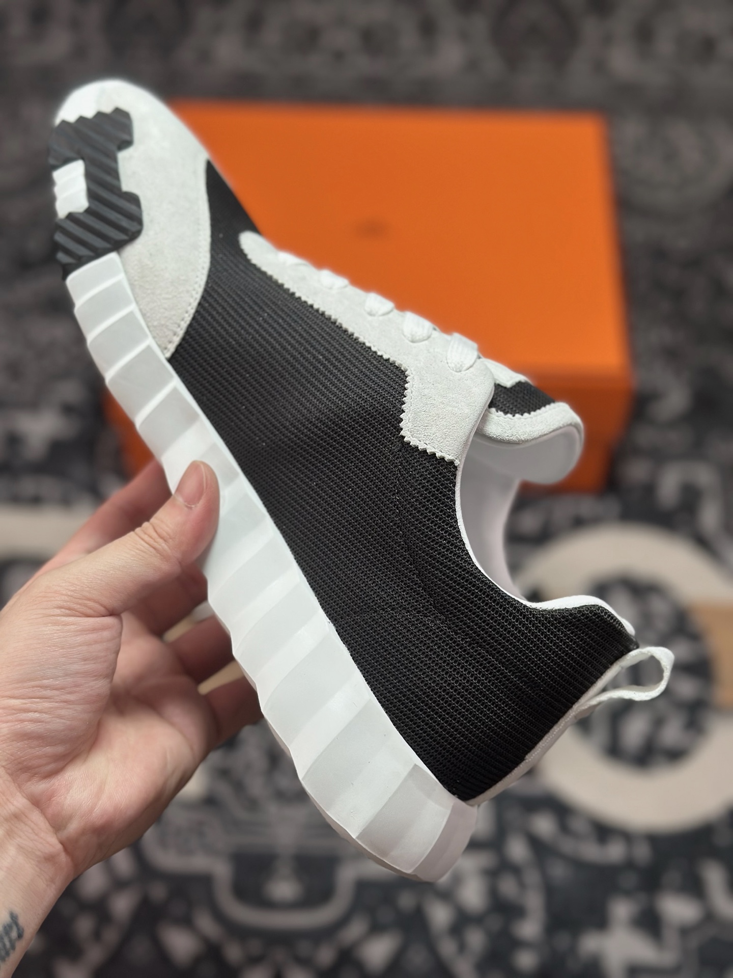 C400 爱马仕/Hermès Bouncing Low Sneaker 跳跃系列低帮轻便透气百搭休闲运动鞋“网布黑白”H231764ZH9-Chinese UA Cheap High Quatity Brand Clothes Bags handbags Sneakers wholesale wholesaler seller from China Factory suppliers Fashion Clothing Shoes best Quality Beautiful Price C400 爱马仕/Hermès Bouncing Low Sneaker 跳跃系列低帮轻便透气百搭休闲运动鞋“网布黑白”H231764ZH9