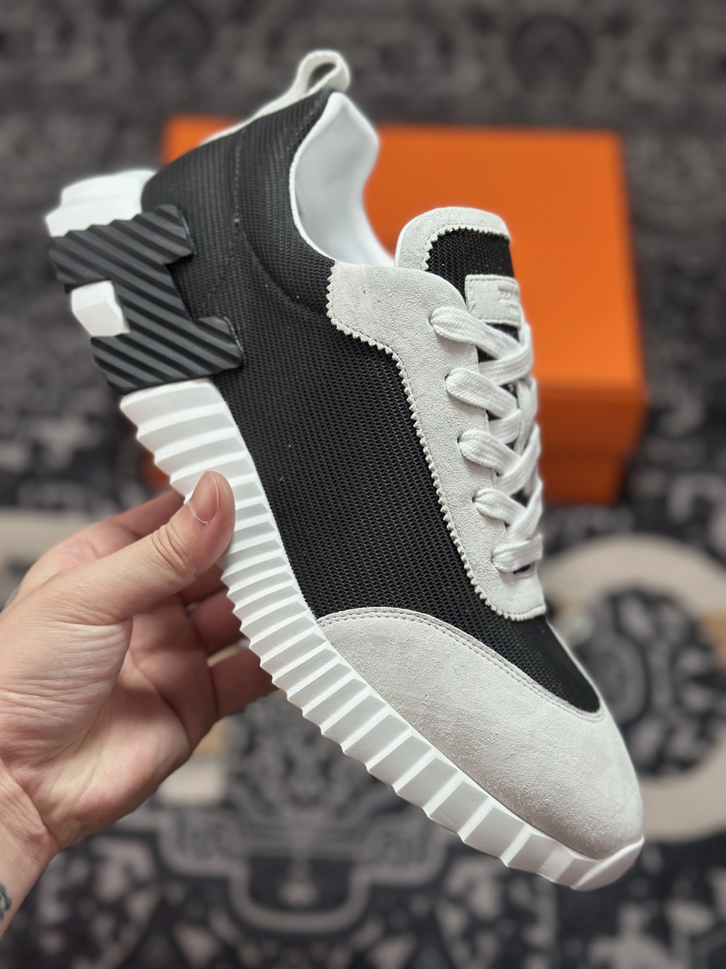 C400 爱马仕/Hermès Bouncing Low Sneaker 跳跃系列低帮轻便透气百搭休闲运动鞋“网布黑白”H231764ZH9-Chinese UA Cheap High Quatity Brand Clothes Bags handbags Sneakers wholesale wholesaler seller from China Factory suppliers Fashion Clothing Shoes best Quality Beautiful Price C400 爱马仕/Hermès Bouncing Low Sneaker 跳跃系列低帮轻便透气百搭休闲运动鞋“网布黑白”H231764ZH9