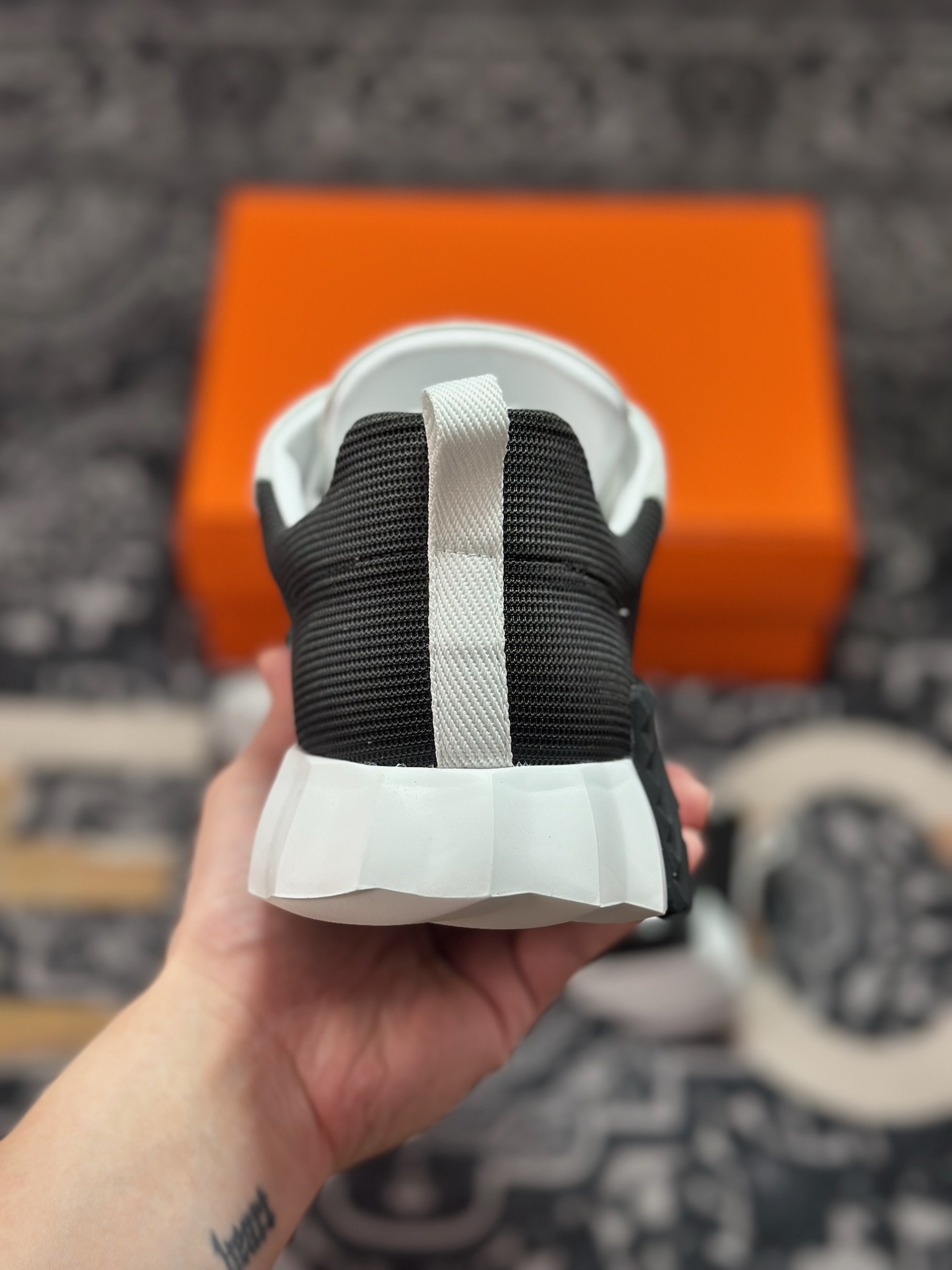 C400 爱马仕/Hermès Bouncing Low Sneaker 跳跃系列低帮轻便透气百搭休闲运动鞋“网布黑白”H231764ZH9-Chinese UA Cheap High Quatity Brand Clothes Bags handbags Sneakers wholesale wholesaler seller from China Factory suppliers Fashion Clothing Shoes best Quality Beautiful Price C400 爱马仕/Hermès Bouncing Low Sneaker 跳跃系列低帮轻便透气百搭休闲运动鞋“网布黑白”H231764ZH9