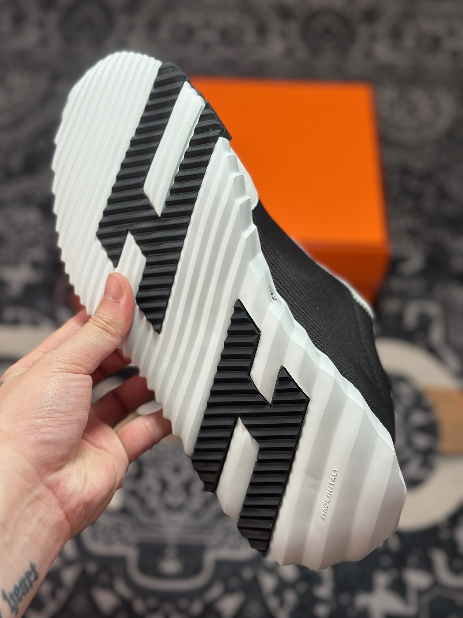 C400 爱马仕/Hermès Bouncing Low Sneaker 跳跃系列低帮轻便透气百搭休闲运动鞋“网布黑白”H231764ZH9-Chinese UA Cheap High Quatity Brand Clothes Bags handbags Sneakers wholesale wholesaler seller from China Factory suppliers Fashion Clothing Shoes best Quality Beautiful Price C400 爱马仕/Hermès Bouncing Low Sneaker 跳跃系列低帮轻便透气百搭休闲运动鞋“网布黑白”H231764ZH9