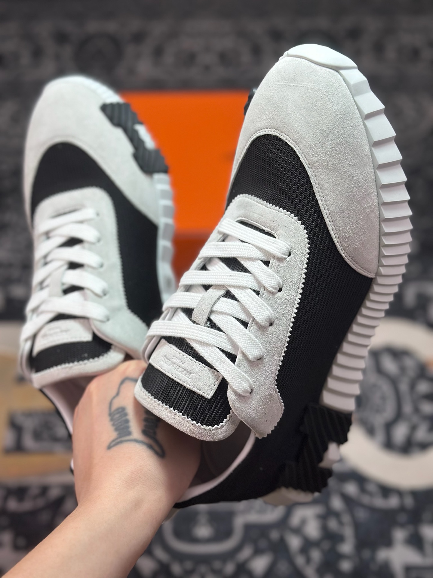 C400 爱马仕/Hermès Bouncing Low Sneaker 跳跃系列低帮轻便透气百搭休闲运动鞋“网布黑白”H231764ZH9-Chinese UA Cheap High Quatity Brand Clothes Bags handbags Sneakers wholesale wholesaler seller from China Factory suppliers Fashion Clothing Shoes best Quality Beautiful Price C400 爱马仕/Hermès Bouncing Low Sneaker 跳跃系列低帮轻便透气百搭休闲运动鞋“网布黑白”H231764ZH9