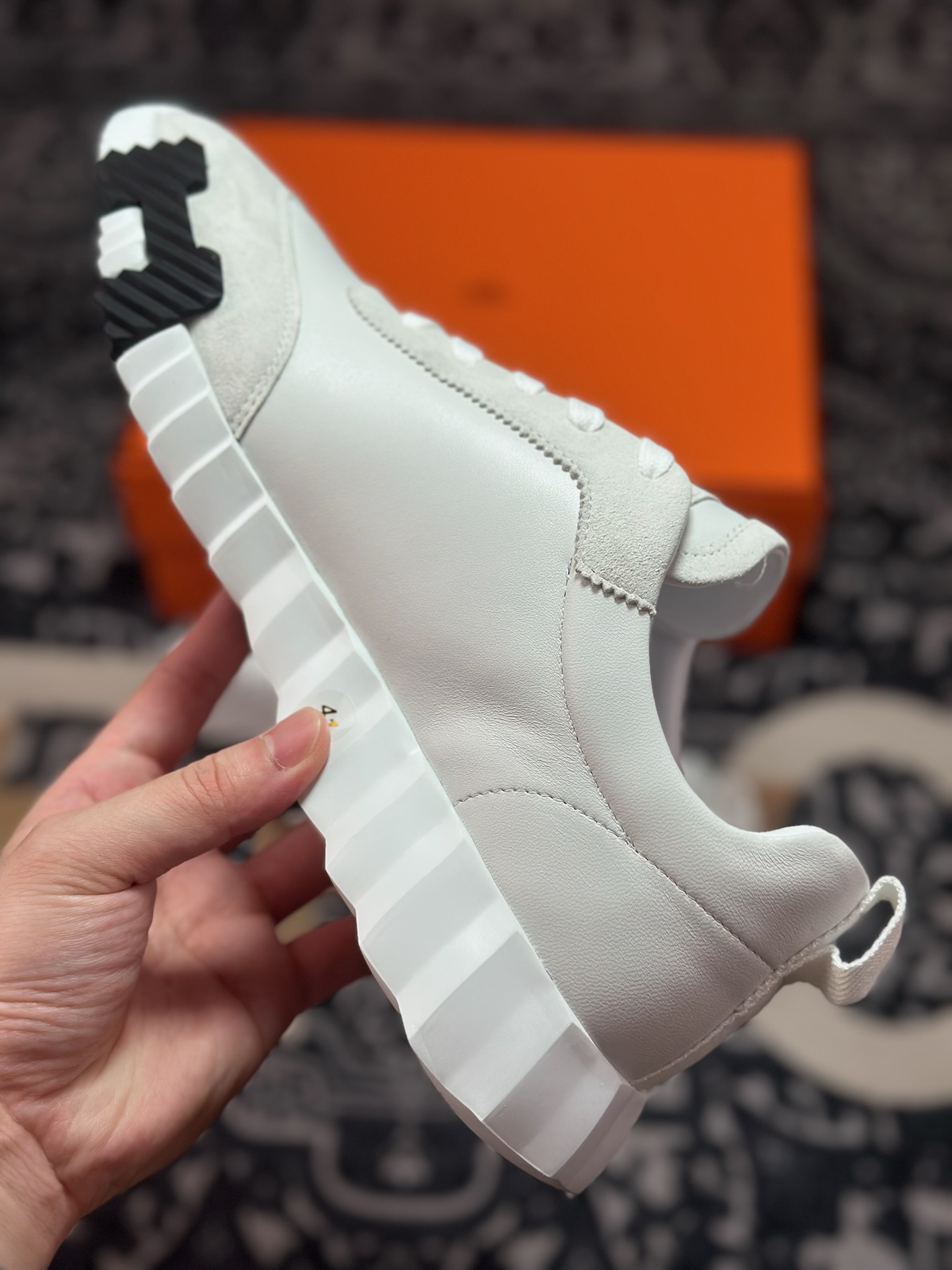 C640 爱马仕/Hermès Bouncing Low Sneaker 跳跃系列低帮轻便透气百搭休闲运动鞋“皮面白黑棕”H231764ZH9-Chinese UA Cheap High Quatity Brand Clothes Bags handbags Sneakers wholesale wholesaler seller from China Factory suppliers Fashion Clothing Shoes best Quality Beautiful Price C640 爱马仕/Hermès Bouncing Low Sneaker 跳跃系列低帮轻便透气百搭休闲运动鞋“皮面白黑棕”H231764ZH9