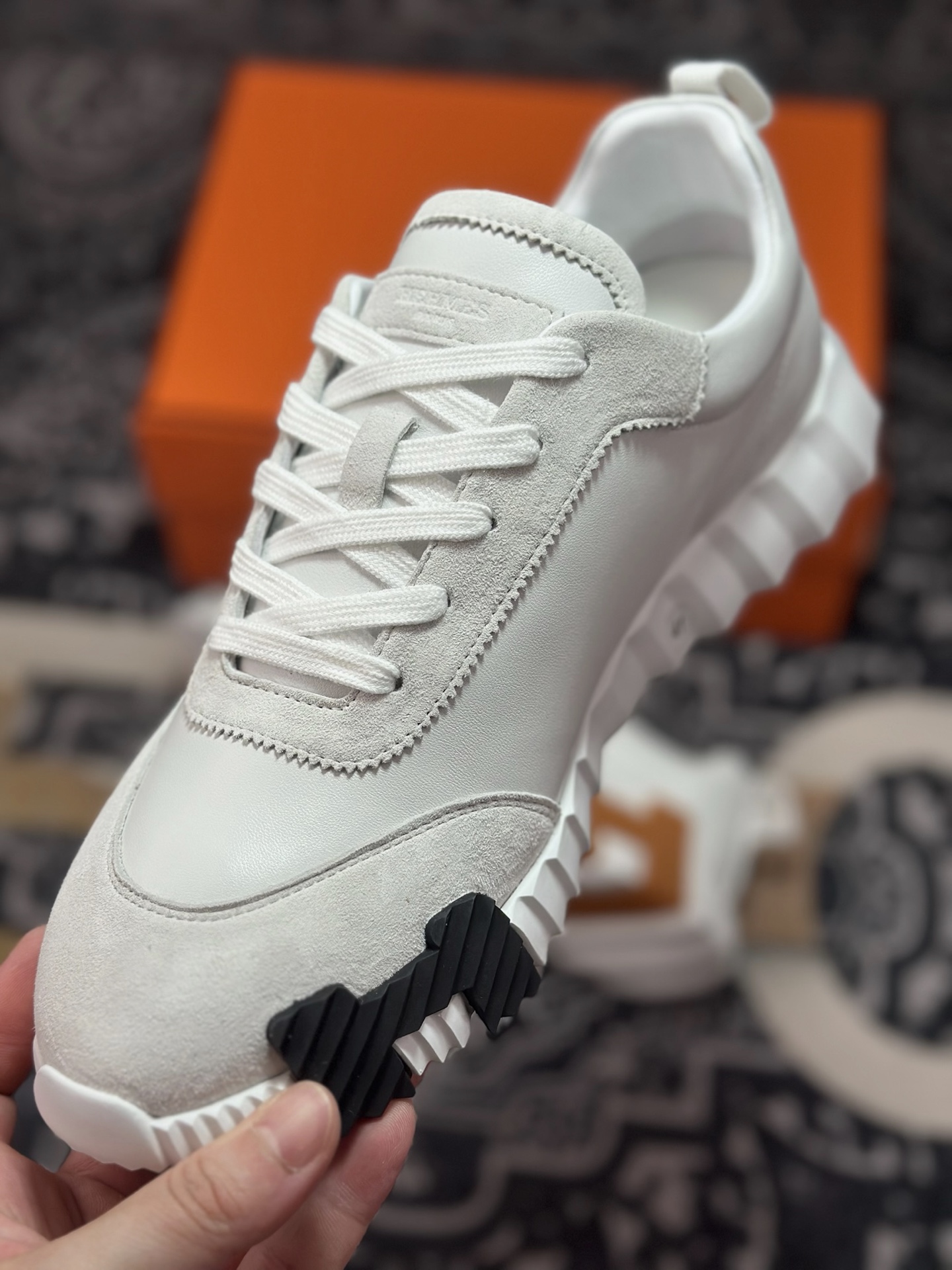 C640 爱马仕/Hermès Bouncing Low Sneaker 跳跃系列低帮轻便透气百搭休闲运动鞋“皮面白黑棕”H231764ZH9-Chinese UA Cheap High Quatity Brand Clothes Bags handbags Sneakers wholesale wholesaler seller from China Factory suppliers Fashion Clothing Shoes best Quality Beautiful Price C640 爱马仕/Hermès Bouncing Low Sneaker 跳跃系列低帮轻便透气百搭休闲运动鞋“皮面白黑棕”H231764ZH9