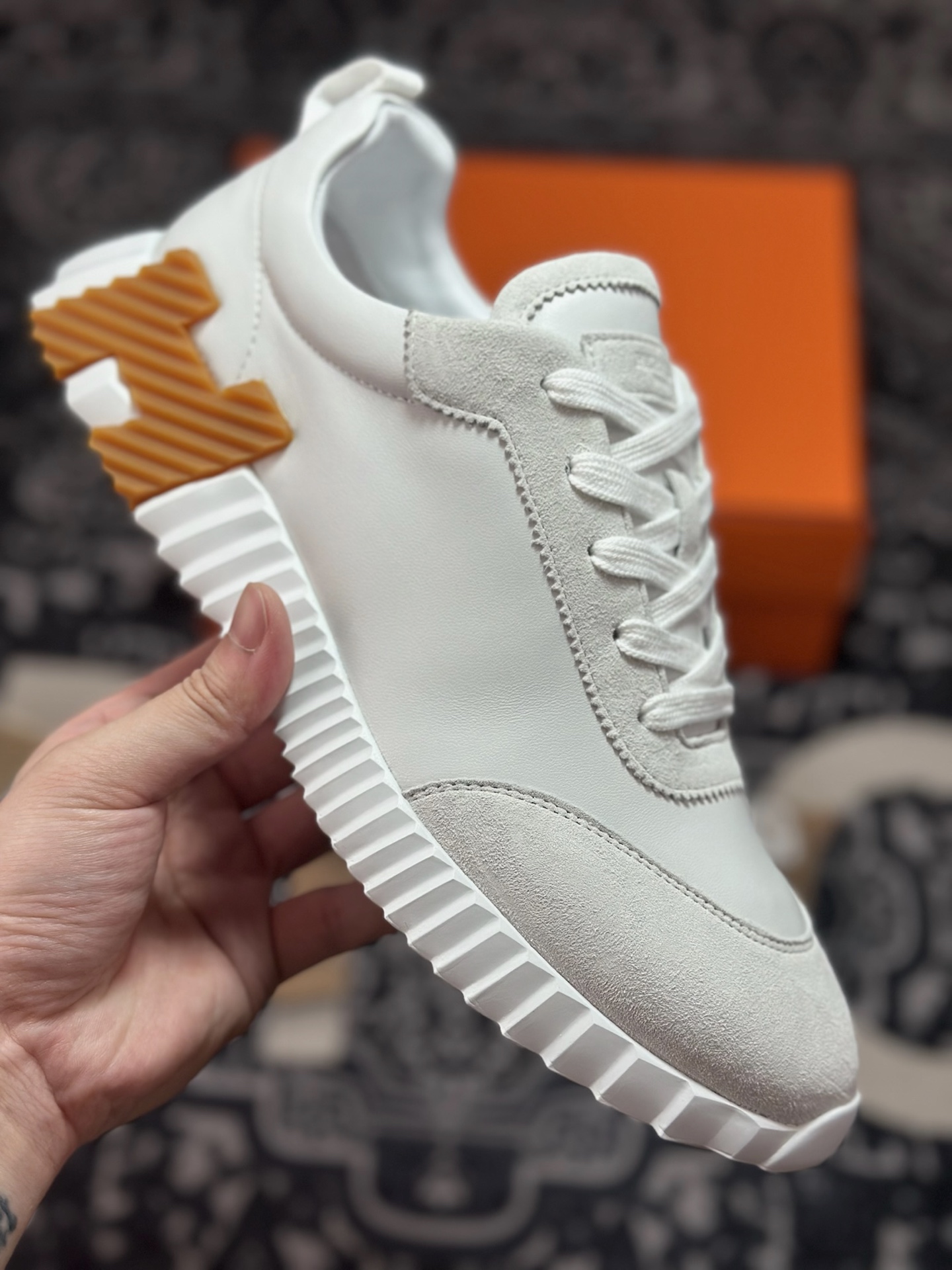 C640 爱马仕/Hermès Bouncing Low Sneaker 跳跃系列低帮轻便透气百搭休闲运动鞋“皮面白黑棕”H231764ZH9-Chinese UA Cheap High Quatity Brand Clothes Bags handbags Sneakers wholesale wholesaler seller from China Factory suppliers Fashion Clothing Shoes best Quality Beautiful Price C640 爱马仕/Hermès Bouncing Low Sneaker 跳跃系列低帮轻便透气百搭休闲运动鞋“皮面白黑棕”H231764ZH9