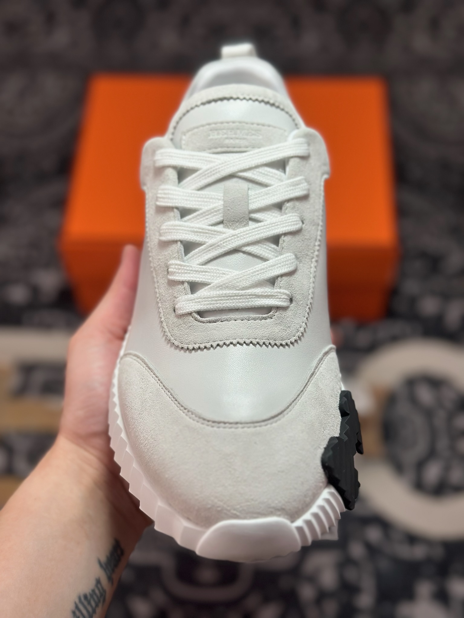 C640 爱马仕/Hermès Bouncing Low Sneaker 跳跃系列低帮轻便透气百搭休闲运动鞋“皮面白黑棕”H231764ZH9-Chinese UA Cheap High Quatity Brand Clothes Bags handbags Sneakers wholesale wholesaler seller from China Factory suppliers Fashion Clothing Shoes best Quality Beautiful Price C640 爱马仕/Hermès Bouncing Low Sneaker 跳跃系列低帮轻便透气百搭休闲运动鞋“皮面白黑棕”H231764ZH9