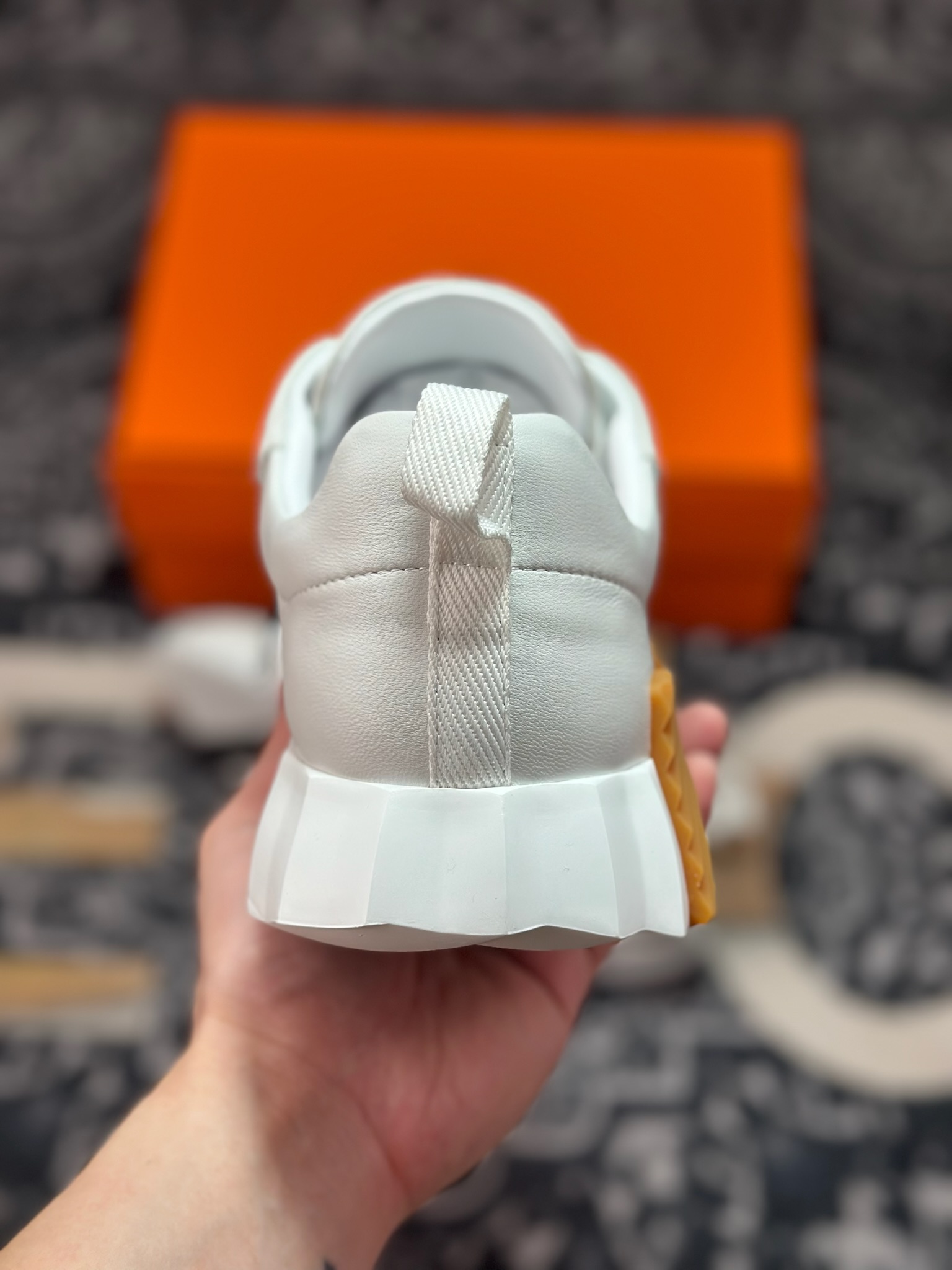C640 爱马仕/Hermès Bouncing Low Sneaker 跳跃系列低帮轻便透气百搭休闲运动鞋“皮面白黑棕”H231764ZH9-Chinese UA Cheap High Quatity Brand Clothes Bags handbags Sneakers wholesale wholesaler seller from China Factory suppliers Fashion Clothing Shoes best Quality Beautiful Price C640 爱马仕/Hermès Bouncing Low Sneaker 跳跃系列低帮轻便透气百搭休闲运动鞋“皮面白黑棕”H231764ZH9