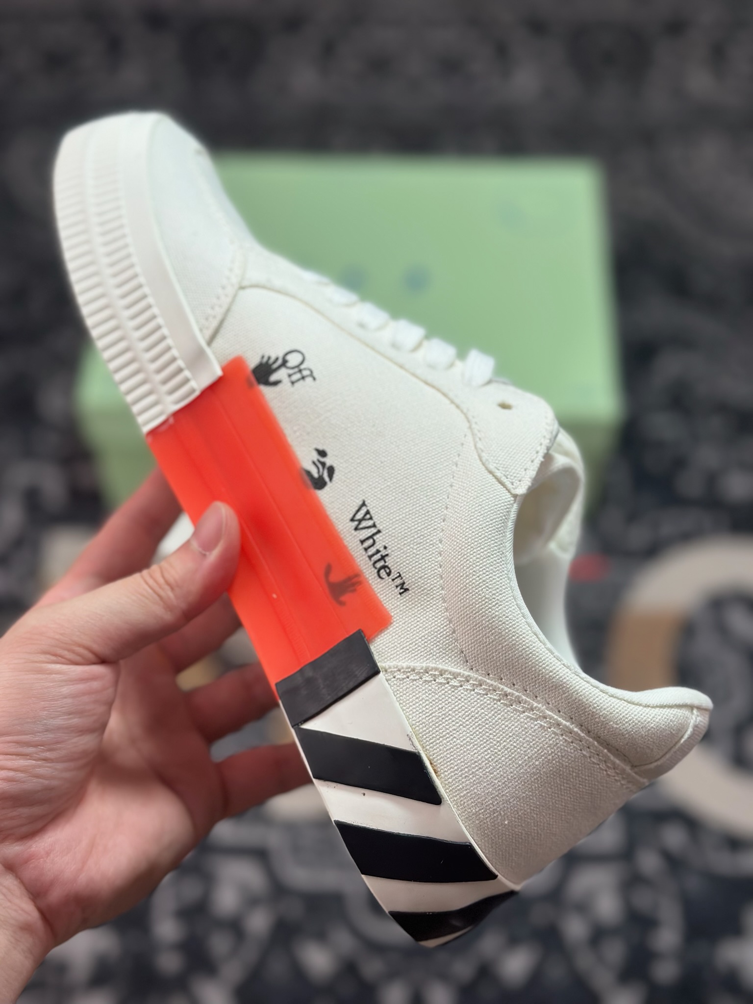 A810  S版OFF-WHITE GYM SHOES LOVERS 舒适百搭防滑耐磨低帮帆布鞋-Chinese  UA Cheap High Quatity Brand  Clothes Bags handbags Sneakers wholesale wholesaler seller from China Factory suppliers Fashion Clothing  Shoes best Quality Beautiful Price  A810  S版OFF-WHITE GYM SHOES LOVERS 舒适百搭防滑耐磨低帮帆布鞋