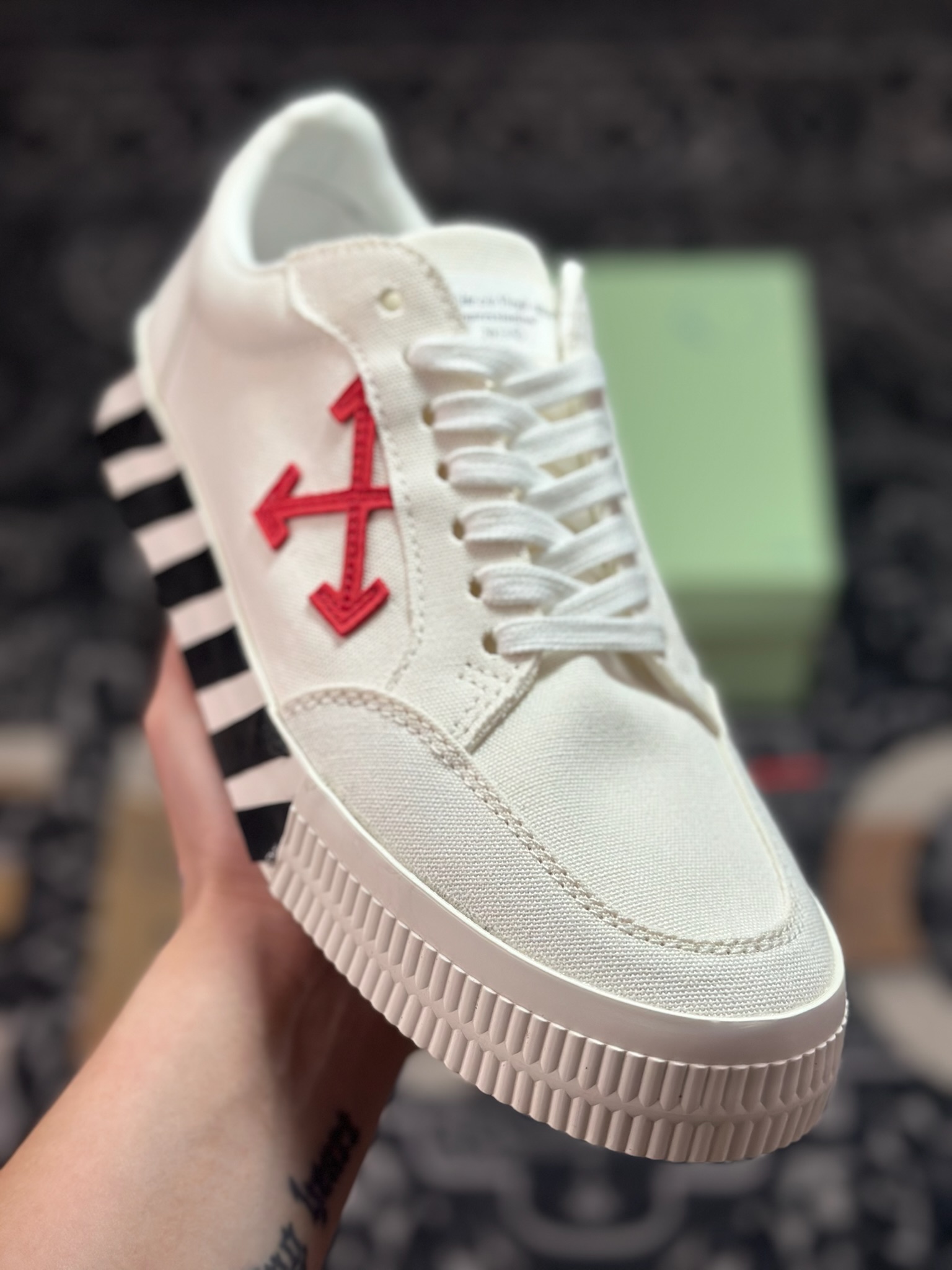 A810  S版OFF-WHITE GYM SHOES LOVERS 舒适百搭防滑耐磨低帮帆布鞋-Chinese  UA Cheap High Quatity Brand  Clothes Bags handbags Sneakers wholesale wholesaler seller from China Factory suppliers Fashion Clothing  Shoes best Quality Beautiful Price  A810  S版OFF-WHITE GYM SHOES LOVERS 舒适百搭防滑耐磨低帮帆布鞋