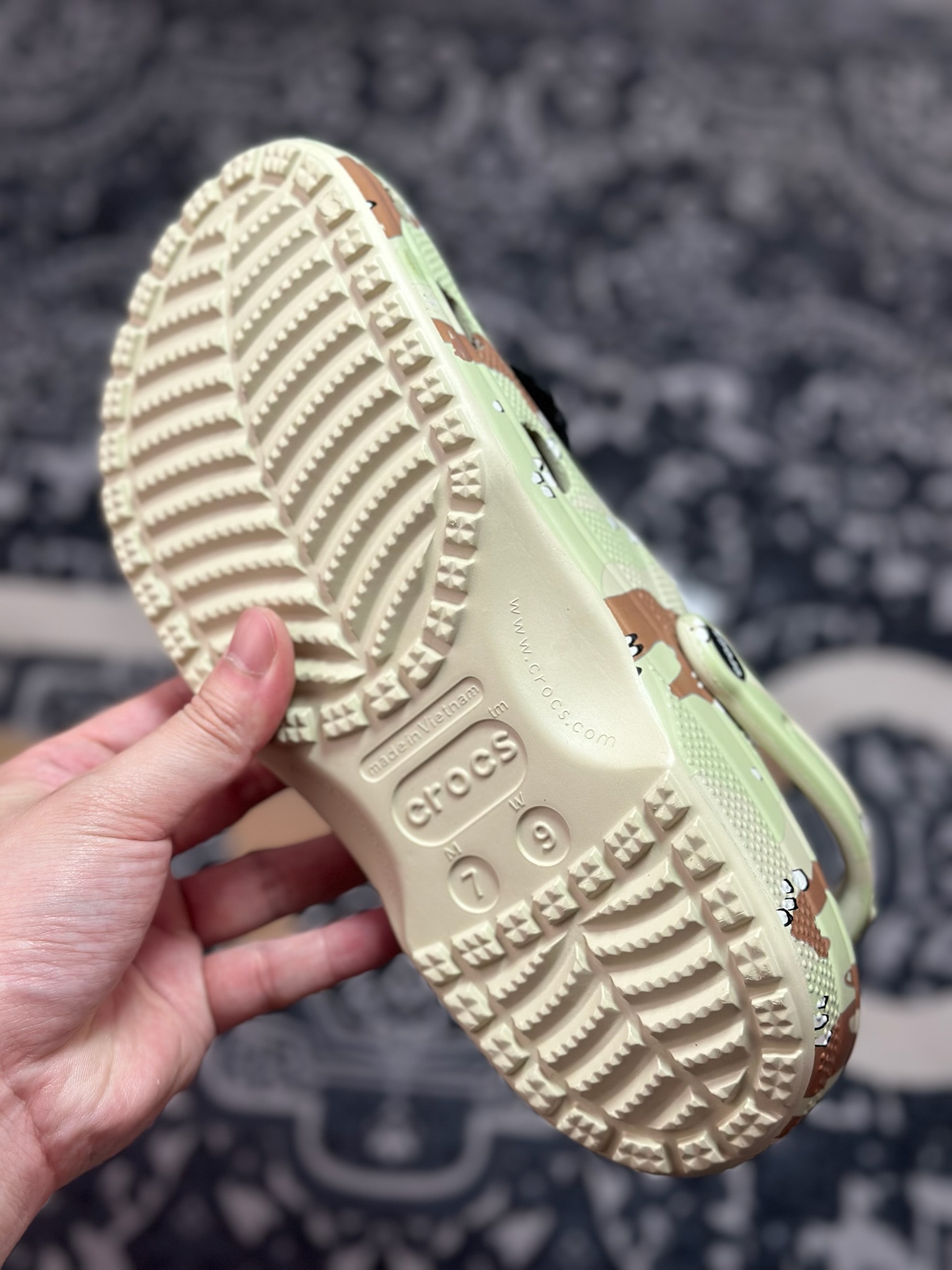 A360  Bape x Crocs 卡骆驰 Clog 联名款洞洞鞋 拖鞋凉鞋