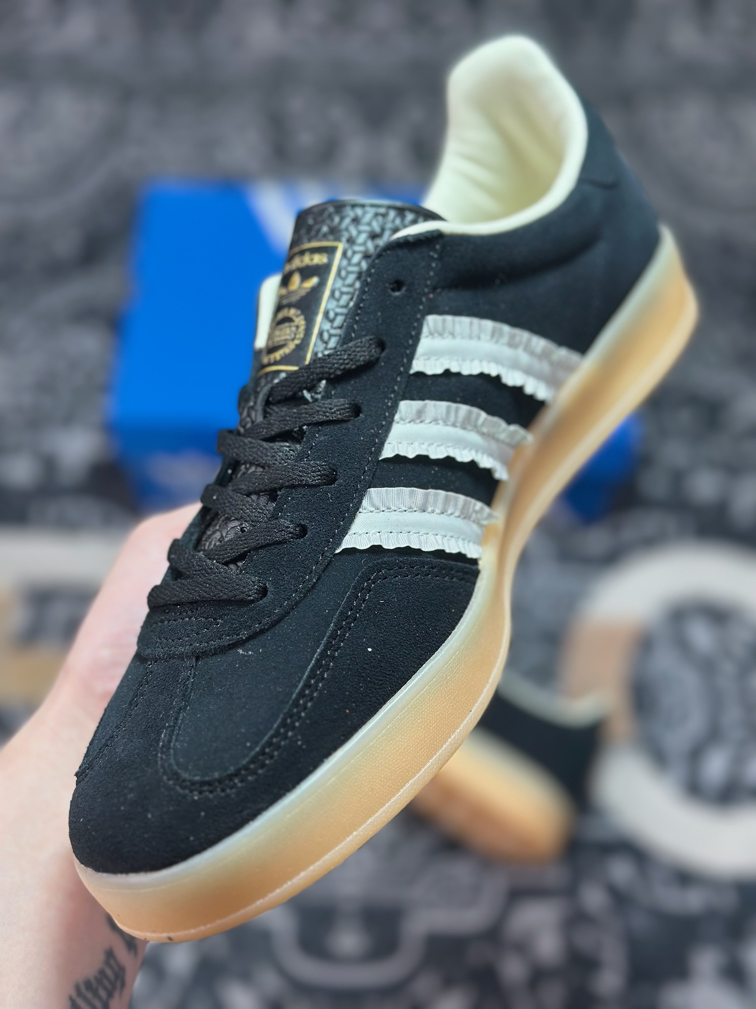 A410 AD Gazelle Indoor Trainers 羚羊内训系列低帮复古百搭休闲运动德训风板鞋 JS1412-Chinese UA Cheap High Quatity Brand Clothes Bags handbags Sneakers wholesale wholesaler seller from China Factory suppliers Fashion Clothing Shoes best Quality Beautiful Price A410 AD Gazelle Indoor Trainers 羚羊内训系列低帮复古百搭休闲运动德训风板鞋 JS1412