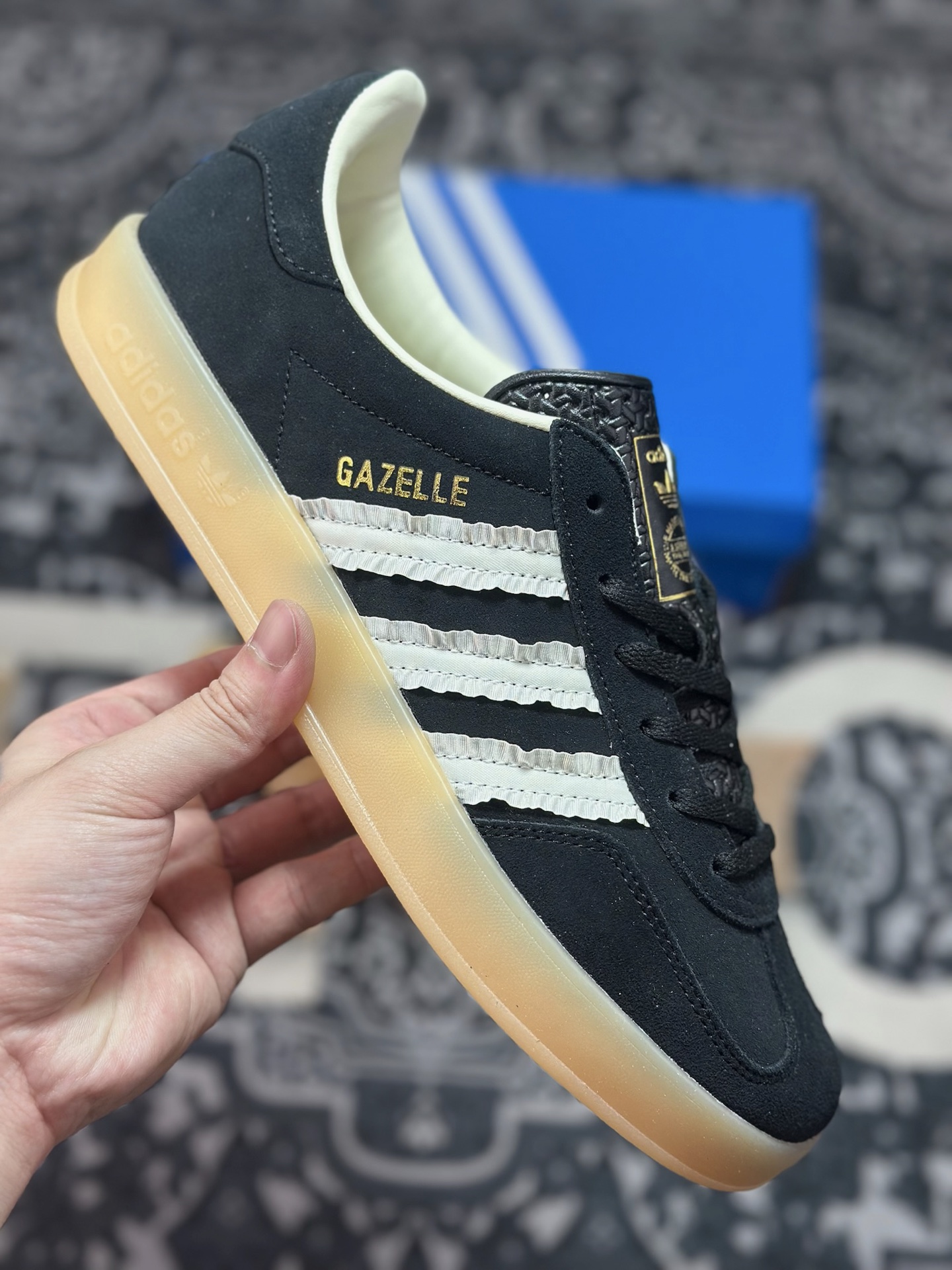 A410 AD Gazelle Indoor Trainers 羚羊内训系列低帮复古百搭休闲运动德训风板鞋 JS1412-Chinese UA Cheap High Quatity Brand Clothes Bags handbags Sneakers wholesale wholesaler seller from China Factory suppliers Fashion Clothing Shoes best Quality Beautiful Price A410 AD Gazelle Indoor Trainers 羚羊内训系列低帮复古百搭休闲运动德训风板鞋 JS1412